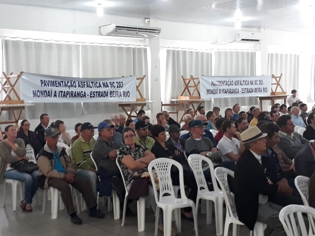 Em Mondaí, a principal reivindicação foi a pavimentação do trecho da SC-283 que liga o município a Itapiranga. Foto: Alexandre Back/Agência AL.