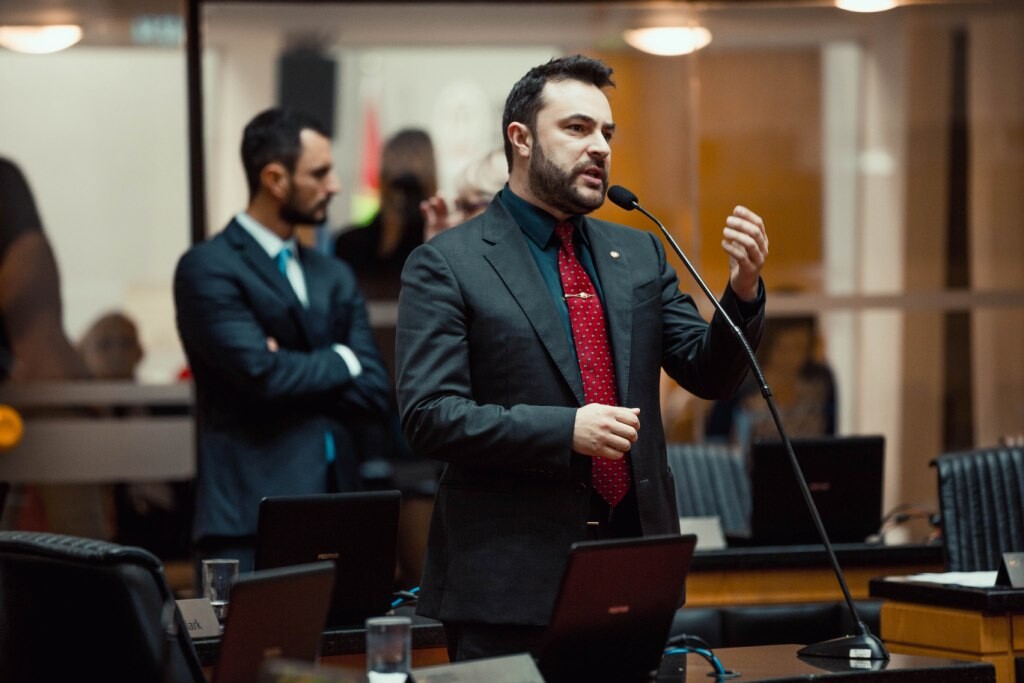 Deputado Marcius Machado
