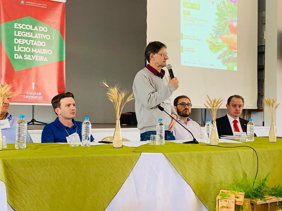 Deputado Neodi Saretta no Seminário Setembro Verde, em Xanxerê