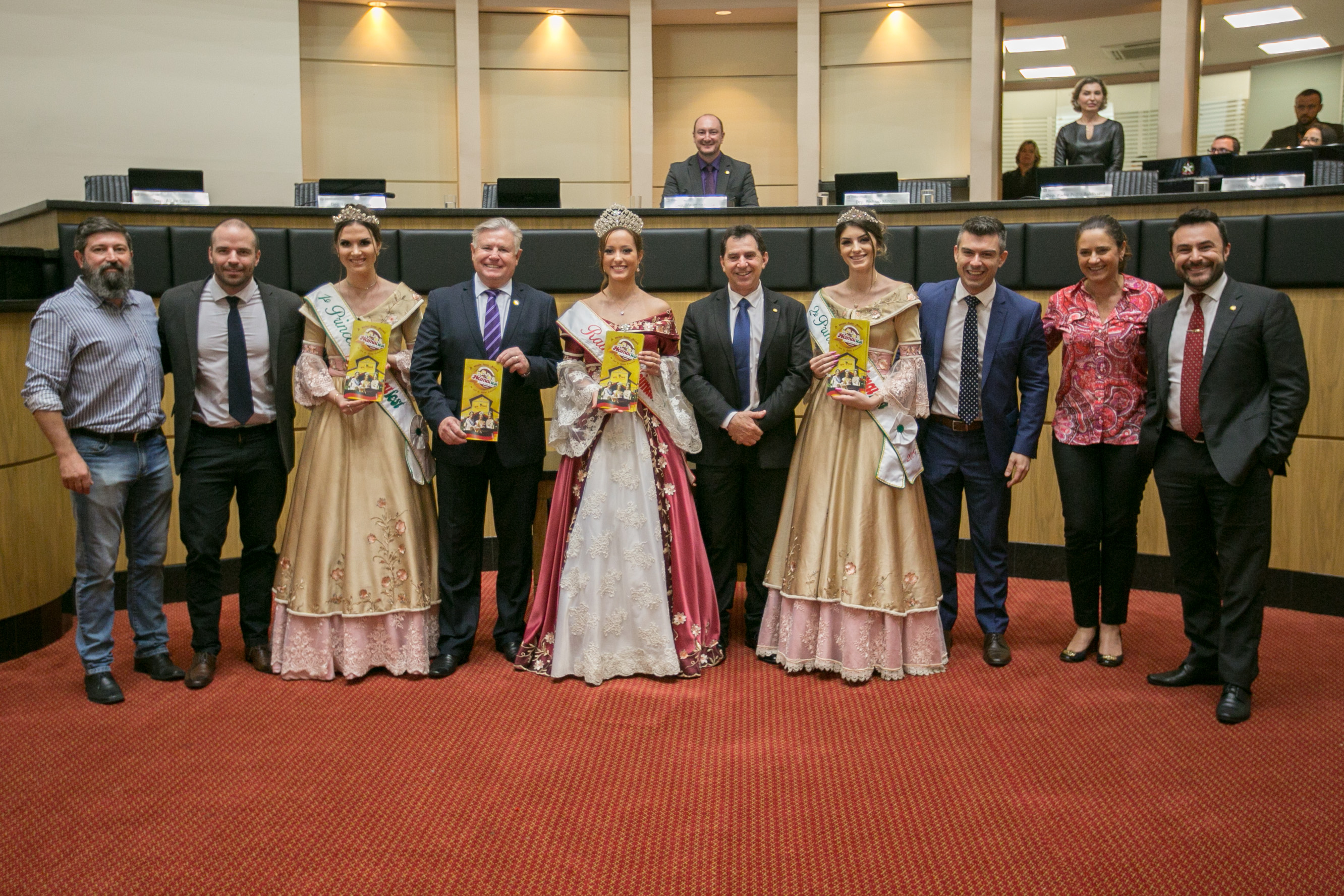 Realeza da 24ª HEIMATFEST de Forquilhinha e deputados estaduais