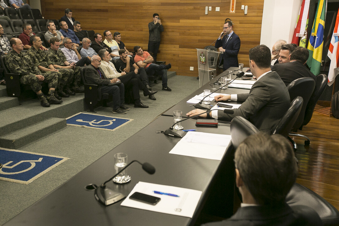 Secretário nacional da Pesca visita comissão da Assembleia