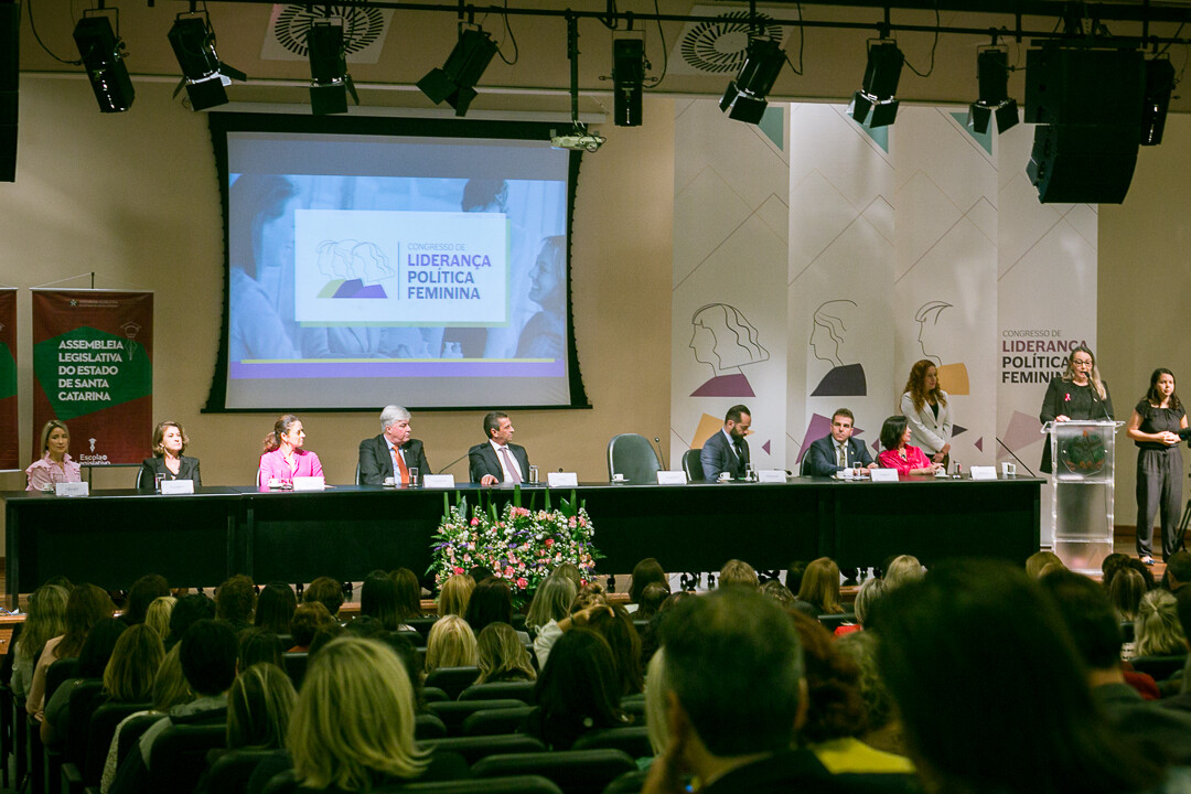 Congresso de Liderança Política Feminina reúne 800 mulheres na Alesc