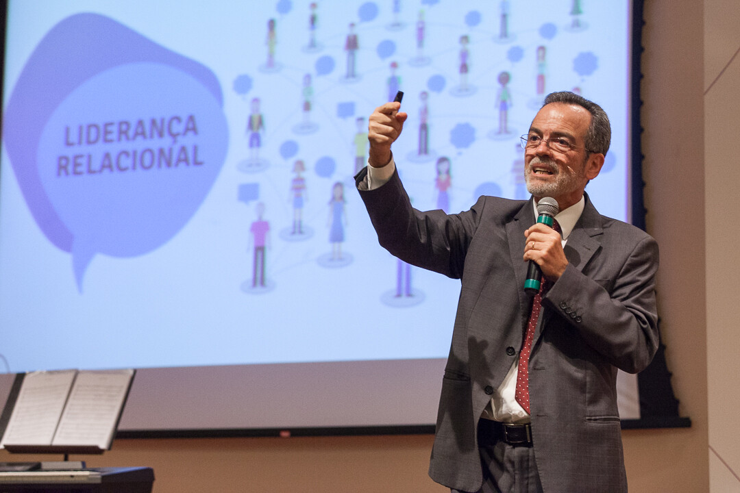 O desenvolvimento de liderança no setor público e os desafios para mulheres