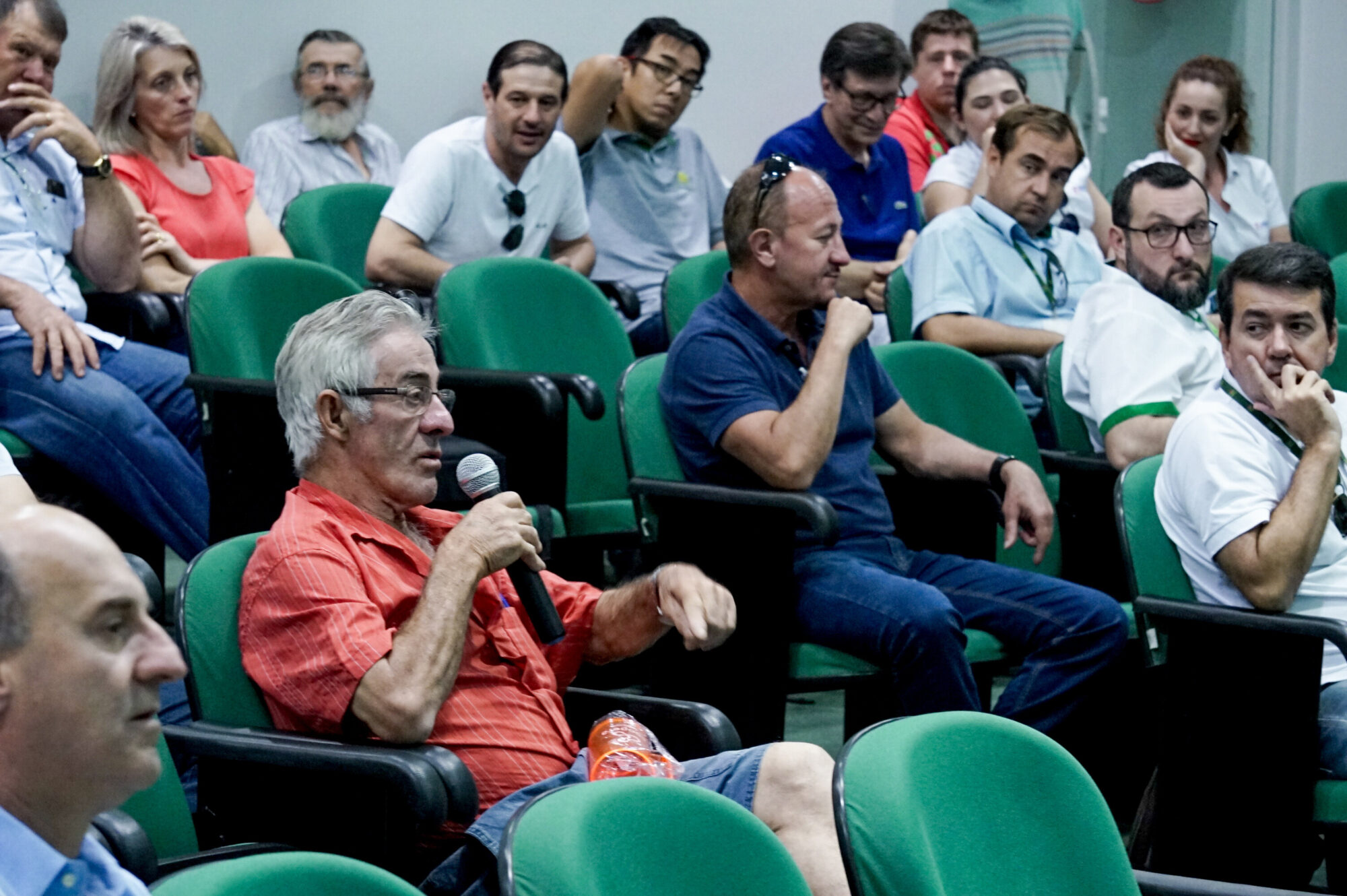 Agricultores questionaram autoridades e lideranças da rizicultura