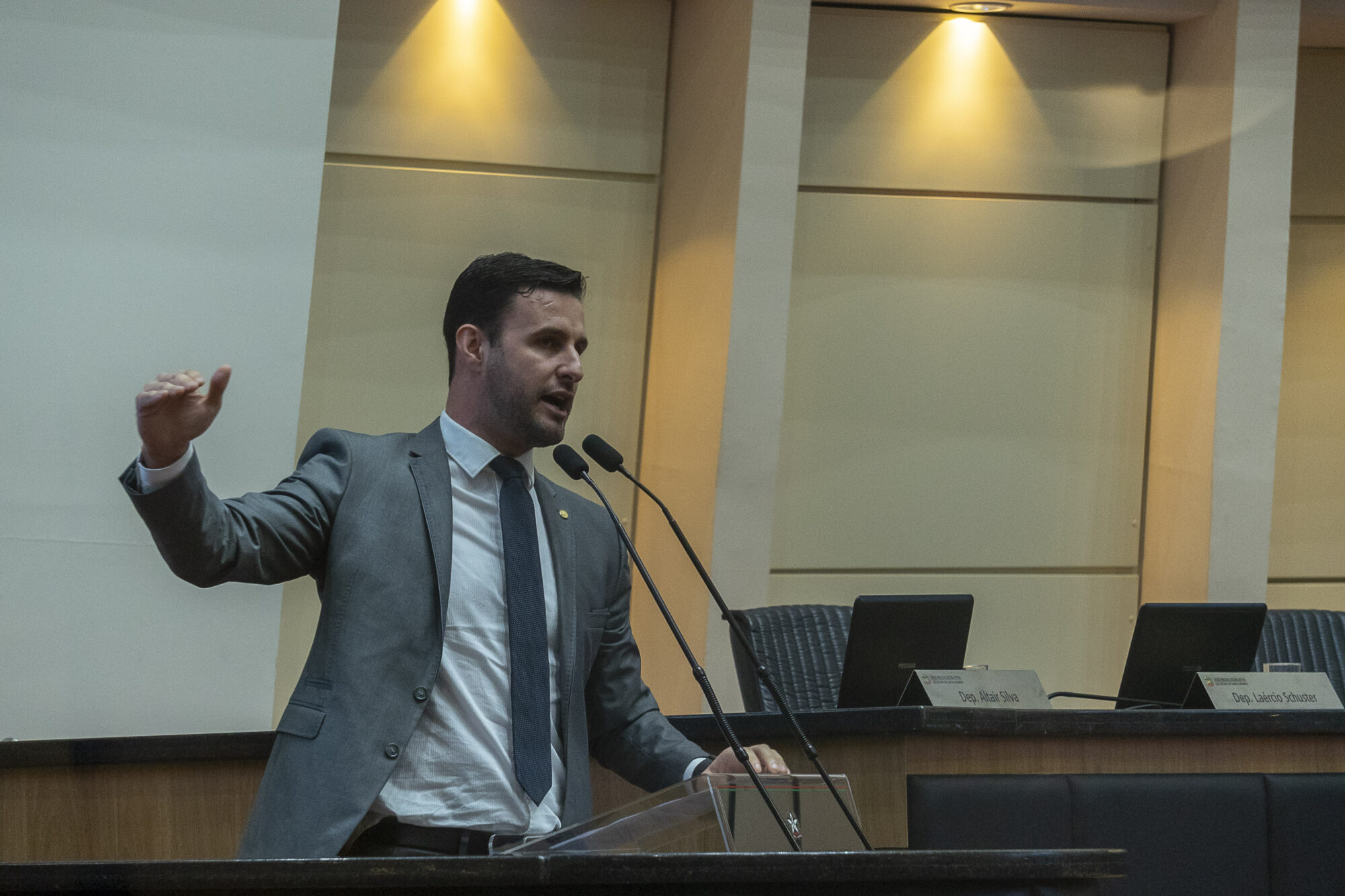 Deputado Felipe Estevão