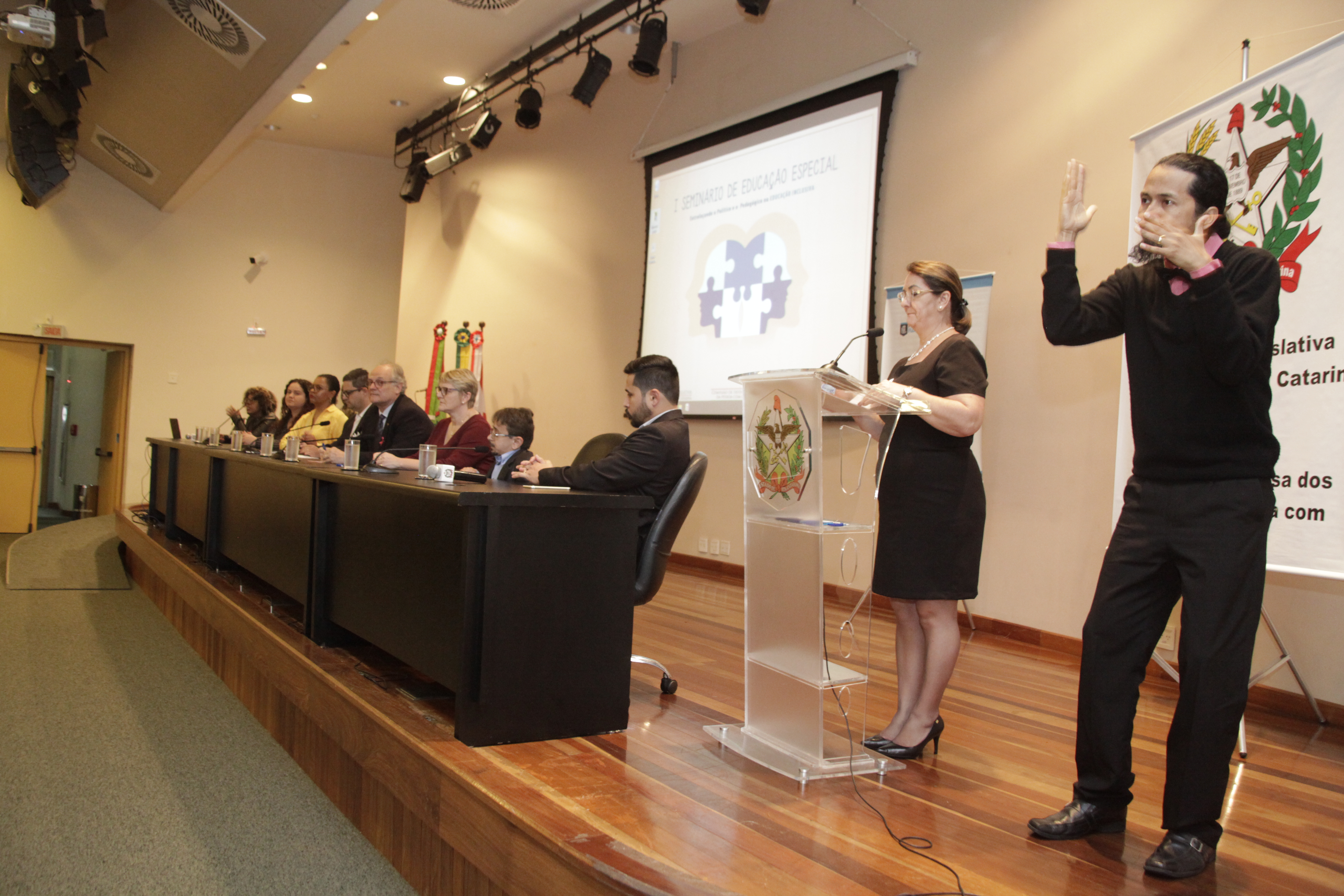 Seminário Municipal de Educação Especial Entrelaçando o Politico e o Pedagógico