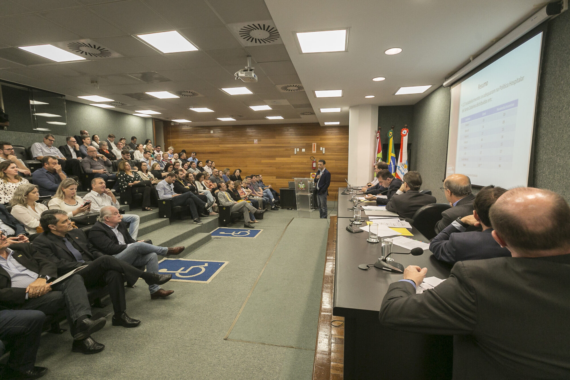 Secretário da Saúde apresenta nova política hospitalar aos deputados