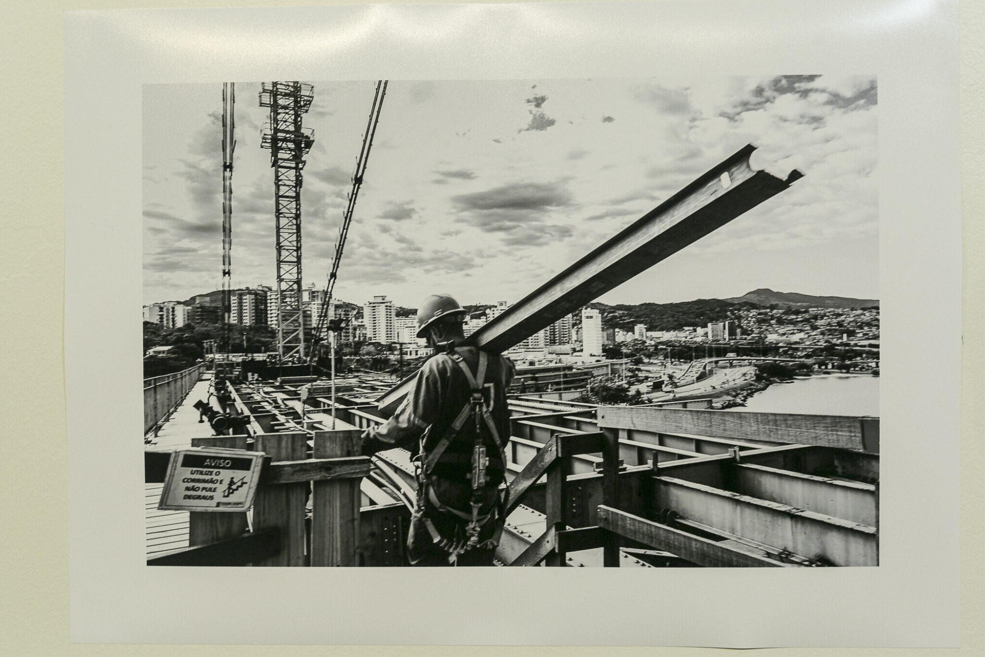 Alesc sedia exposição em homenagem à ponte Hercílio Luz