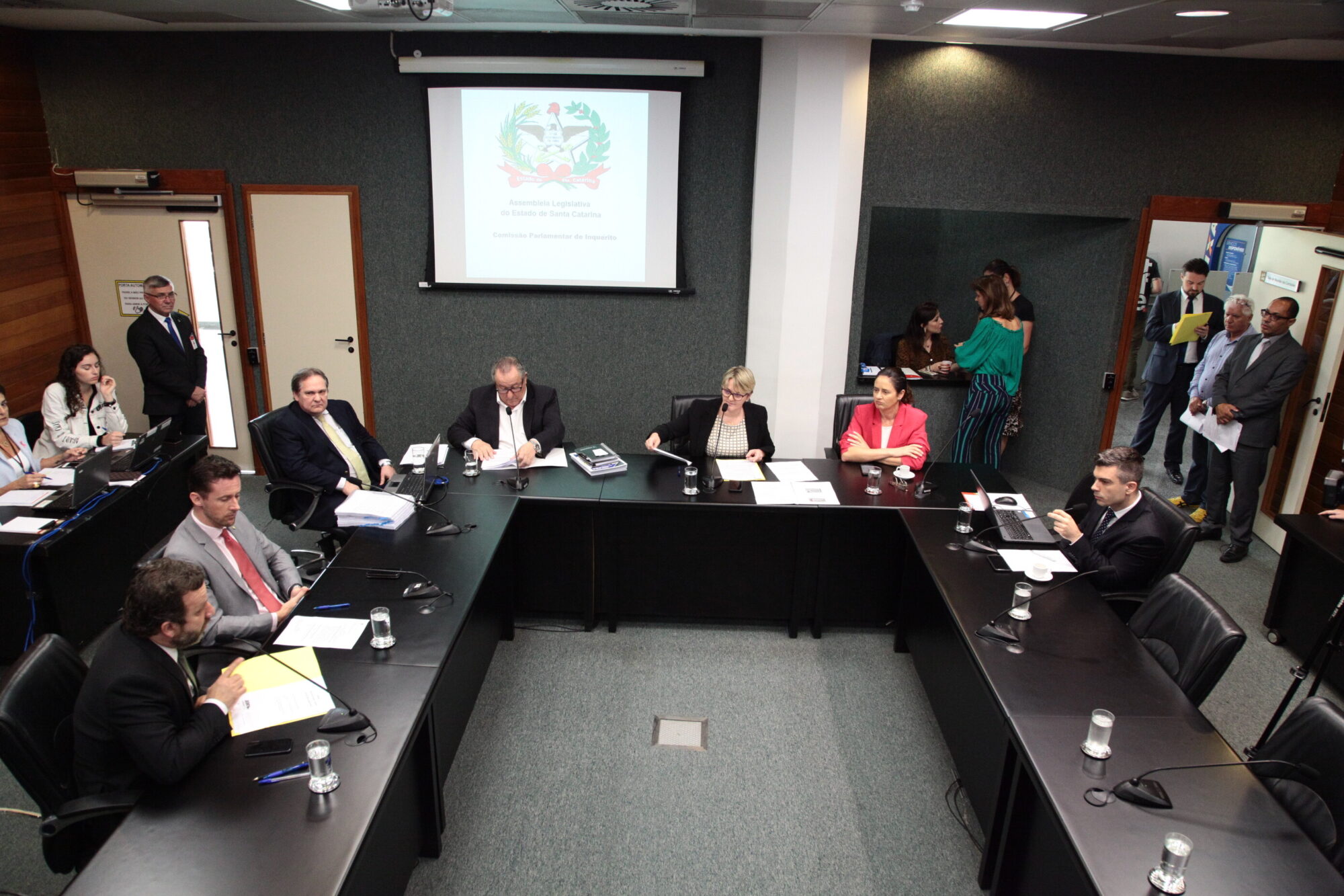 CPI da ponte Hercílio Luz vai ouvir Raimundo Colombo