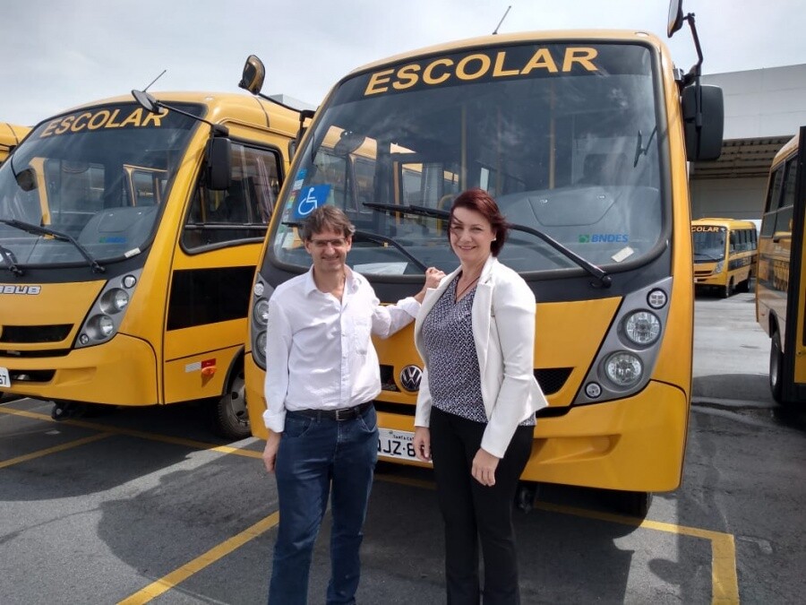 Saretta entrega ônibus para município de Alto Bela Vista
