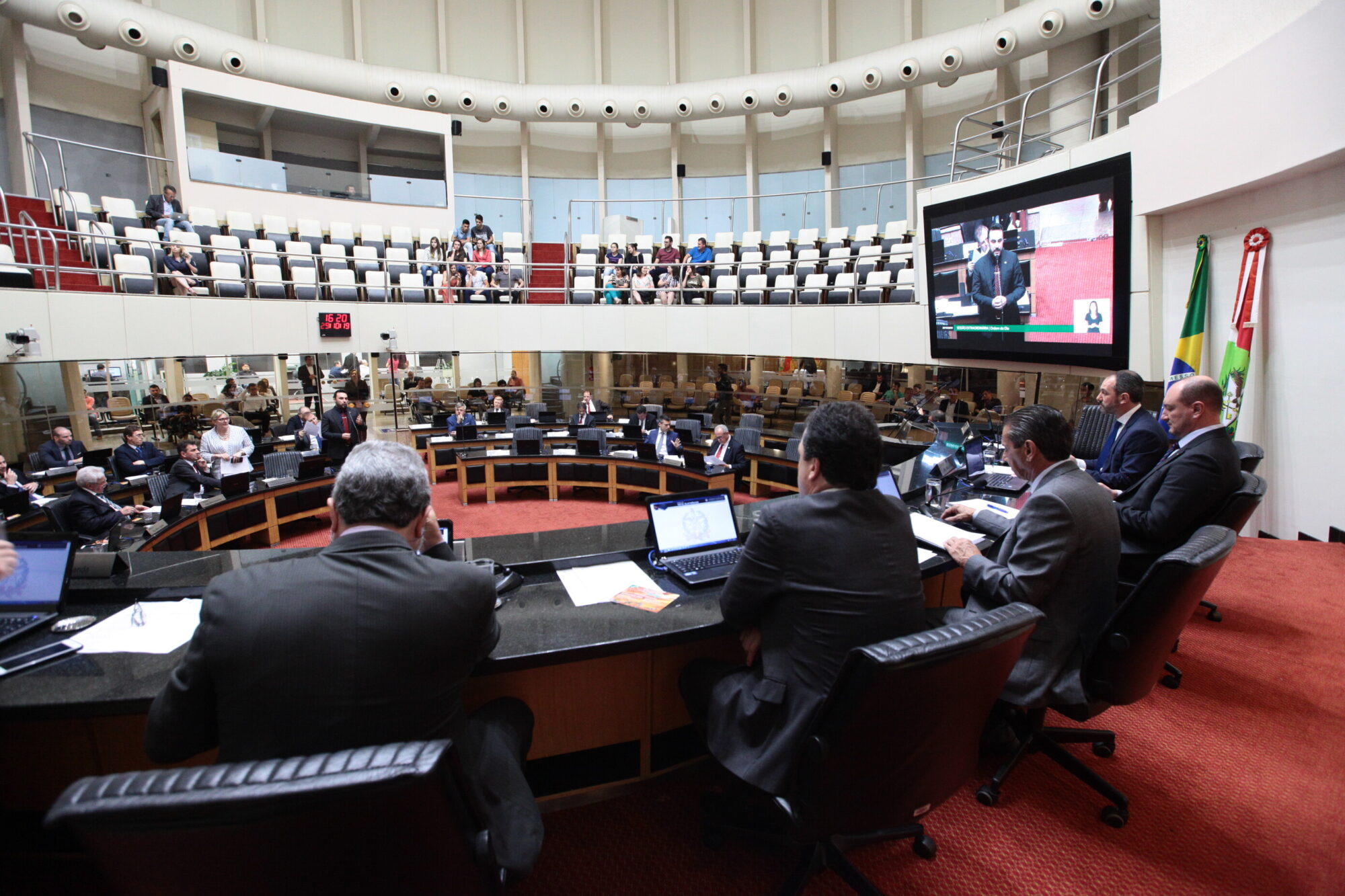 Aumento da receita em SC leva à defesa de obras rodoviárias e incentivos