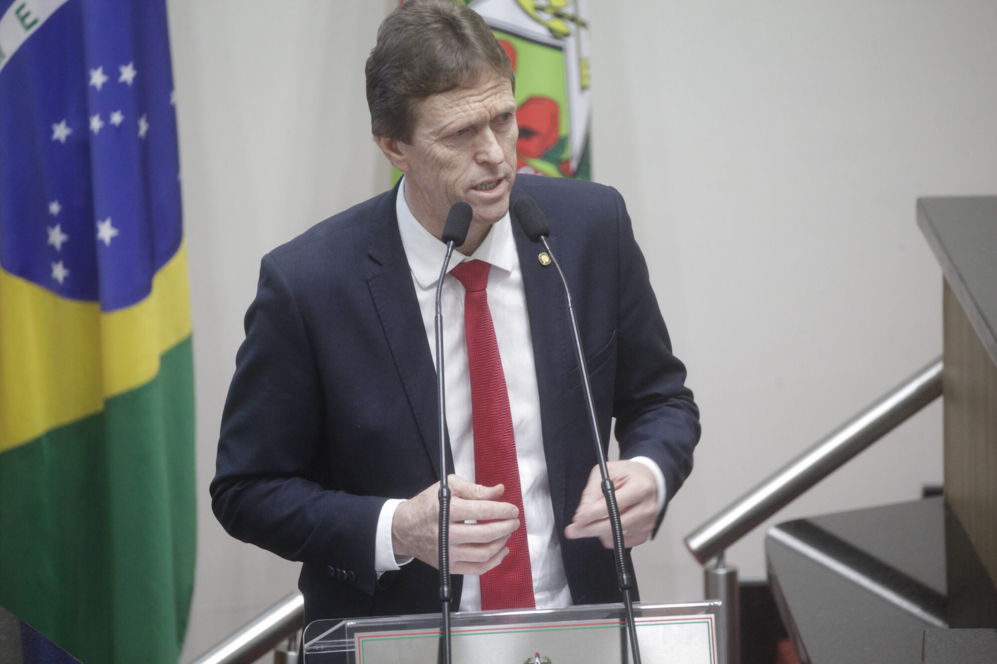 Novos pedágios no trecho sul da BR-101 estão suspensos, diz Volnei Weber