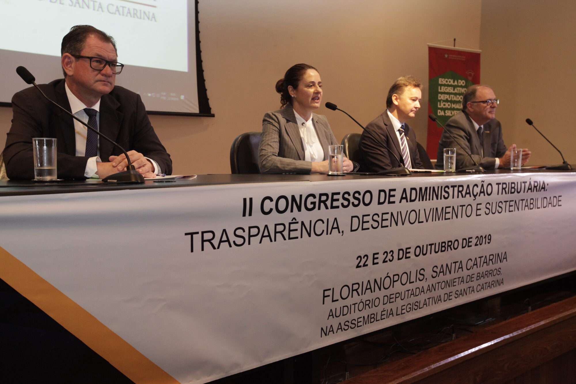 Congresso na Alesc debate administração tributária