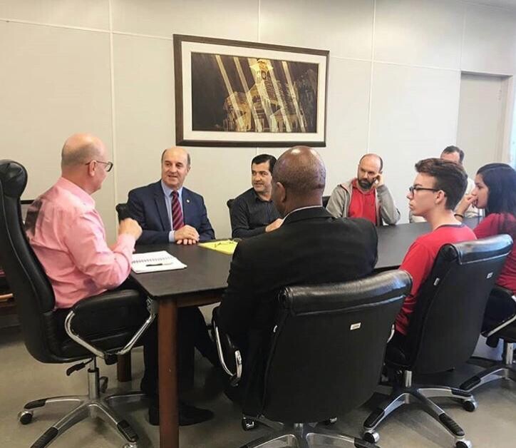 Deputado José Milton Scheffer e lideranças de Araranguá em reunião na Secretaria Estadual de Educação