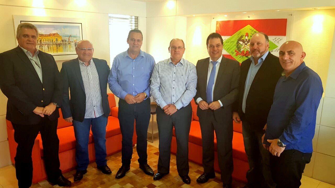 Deputado Rodrigo Minotto e lideranças de Cocal do Sul