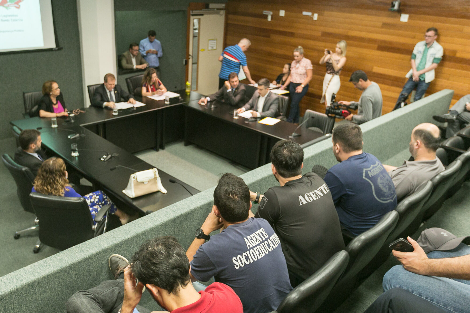 Comissão de Segurança debate porte de armas para agentes socioeducativos