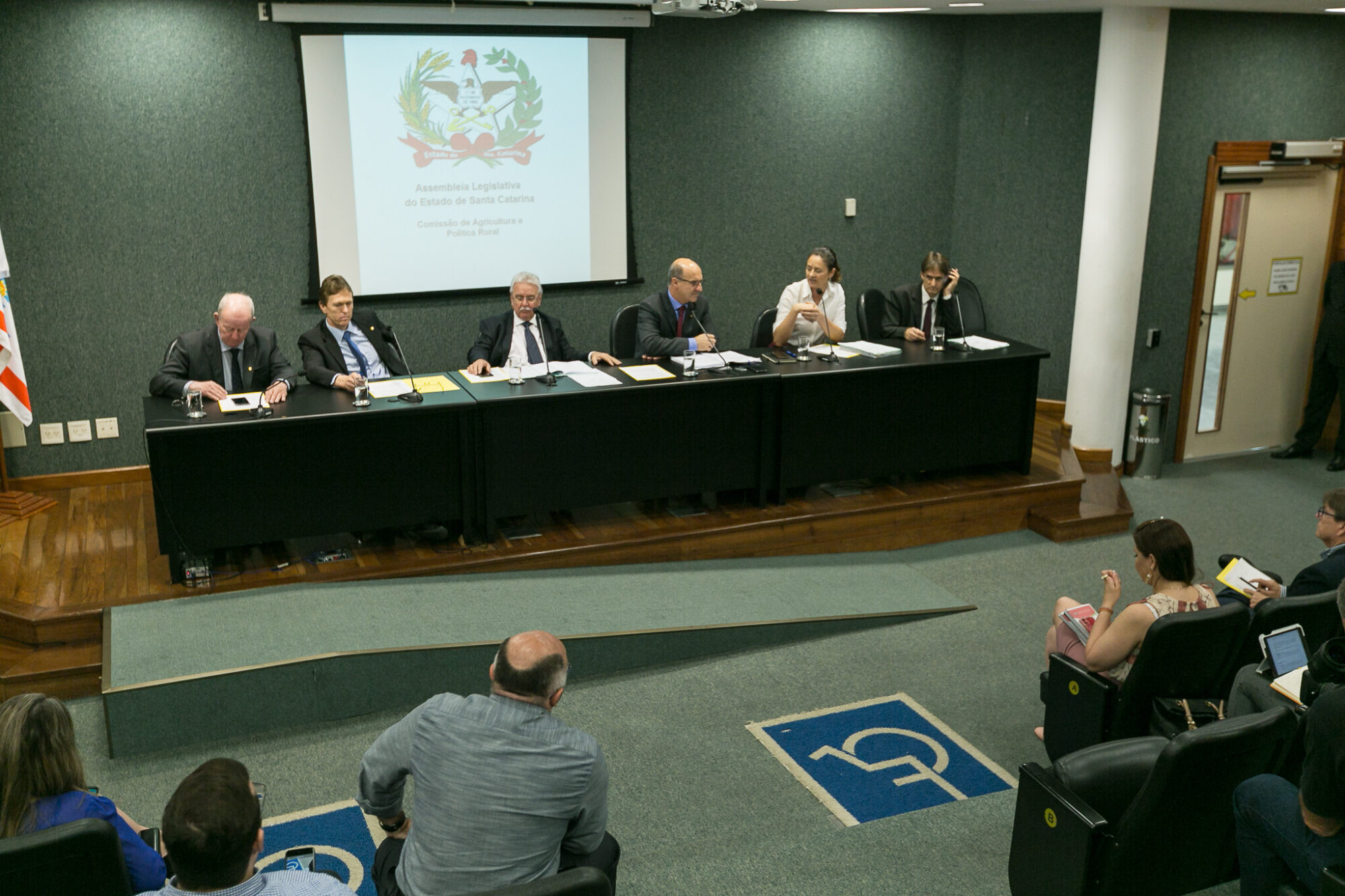 Projeto de lei sobre defesa sanitária vegetal volta para a CCJ