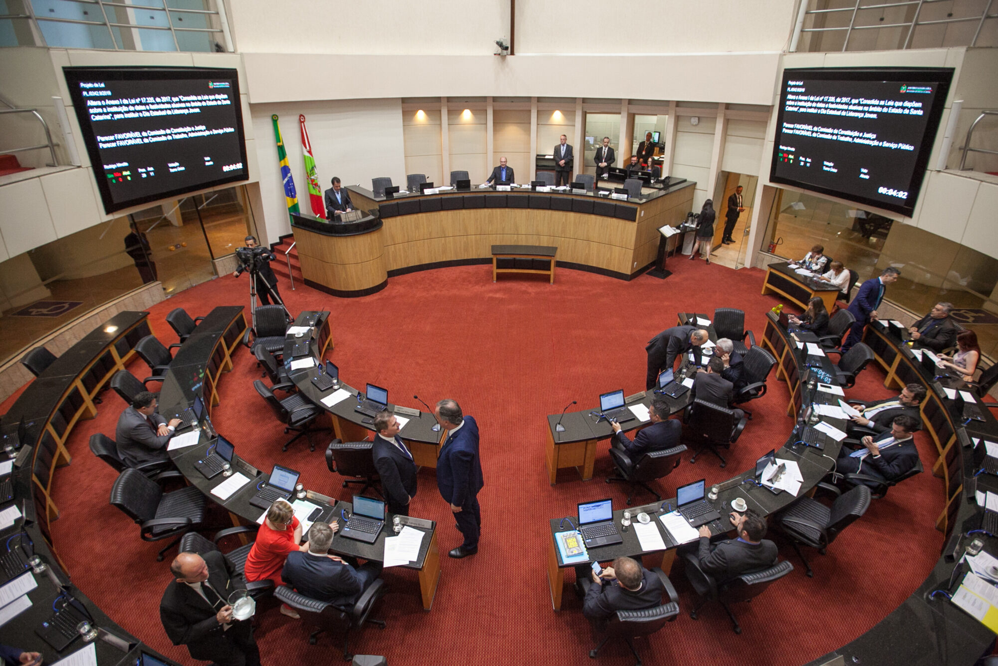 Deputados aprovam quatro projetos de lei na sessão desta quarta (6)