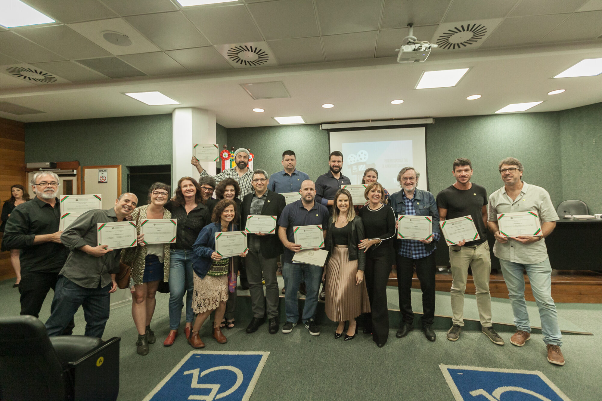 Filmes e séries selecionados no concurso da TVAL são premiados