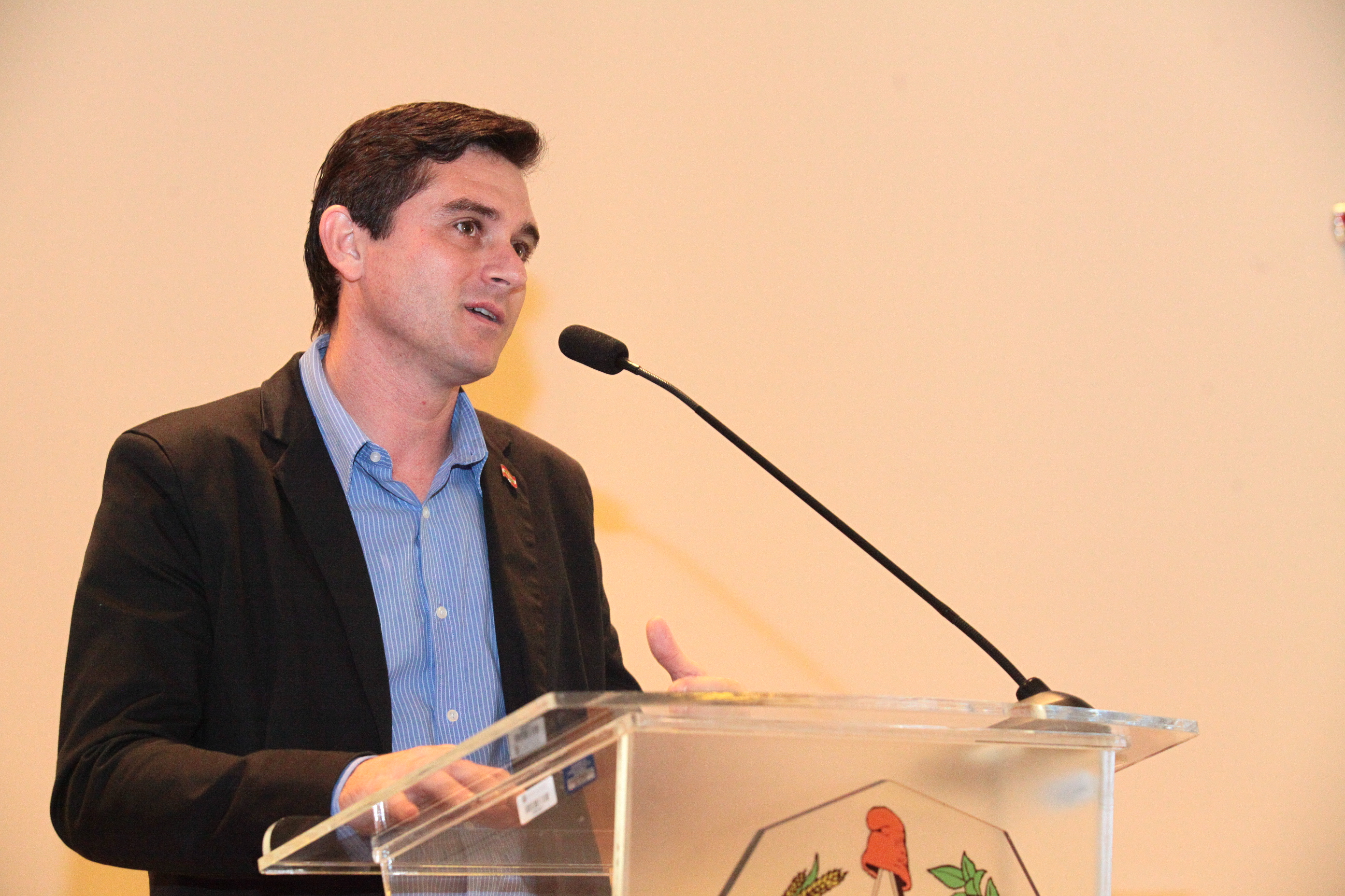 Foto Solon Soares - Lançamento da Frente Parlamentar do Agronegócio, Turismo Rural e Cultura Tradicionalista - Ricardo Mioto (palestrante)