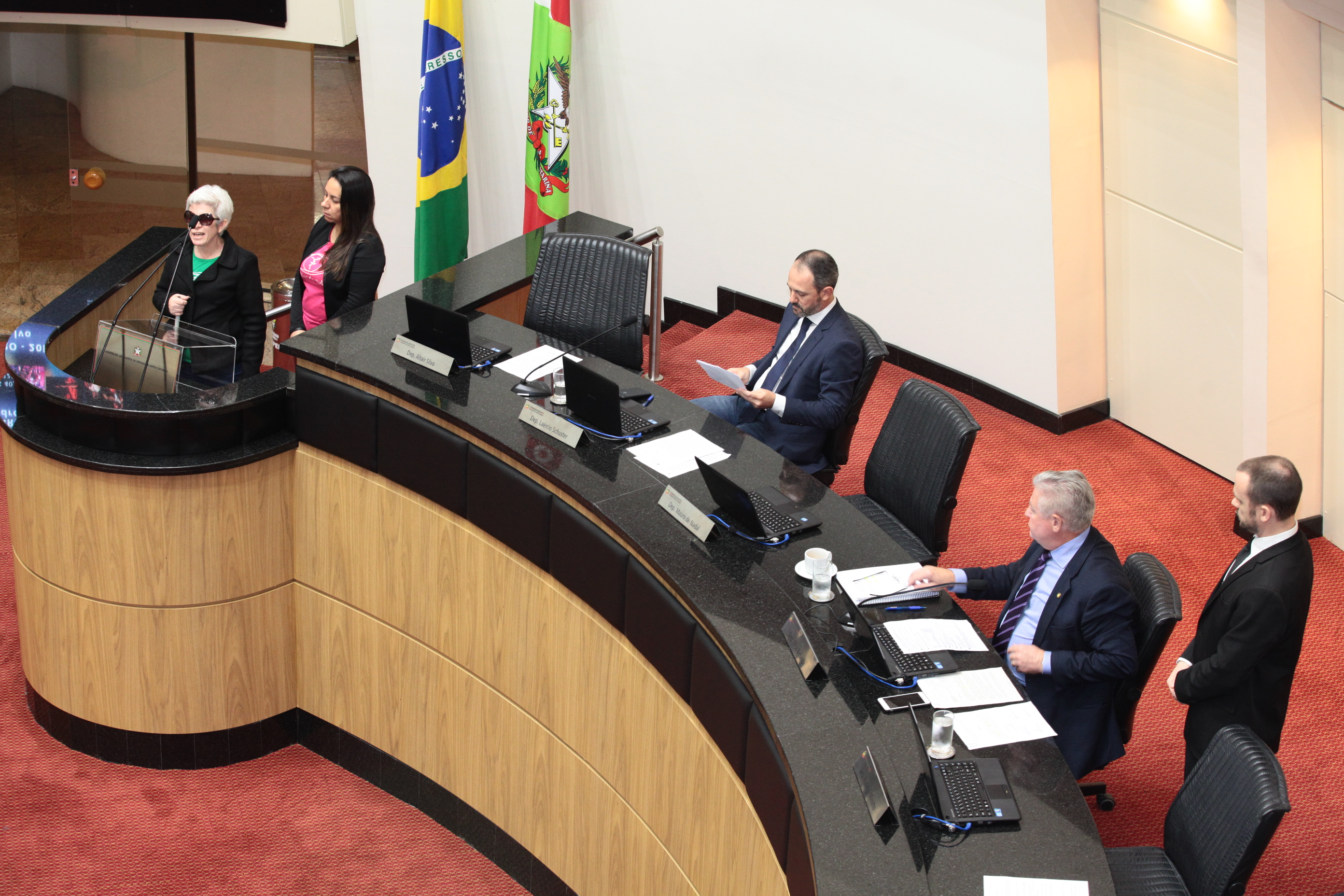 Senhoras Marcilene Alberton e Lidiane Barbosa, da ACIC