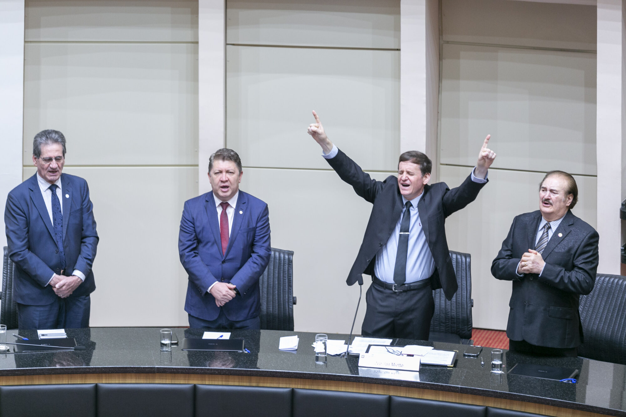 FOTO DE QUINTA – Ascensão dos protestantes