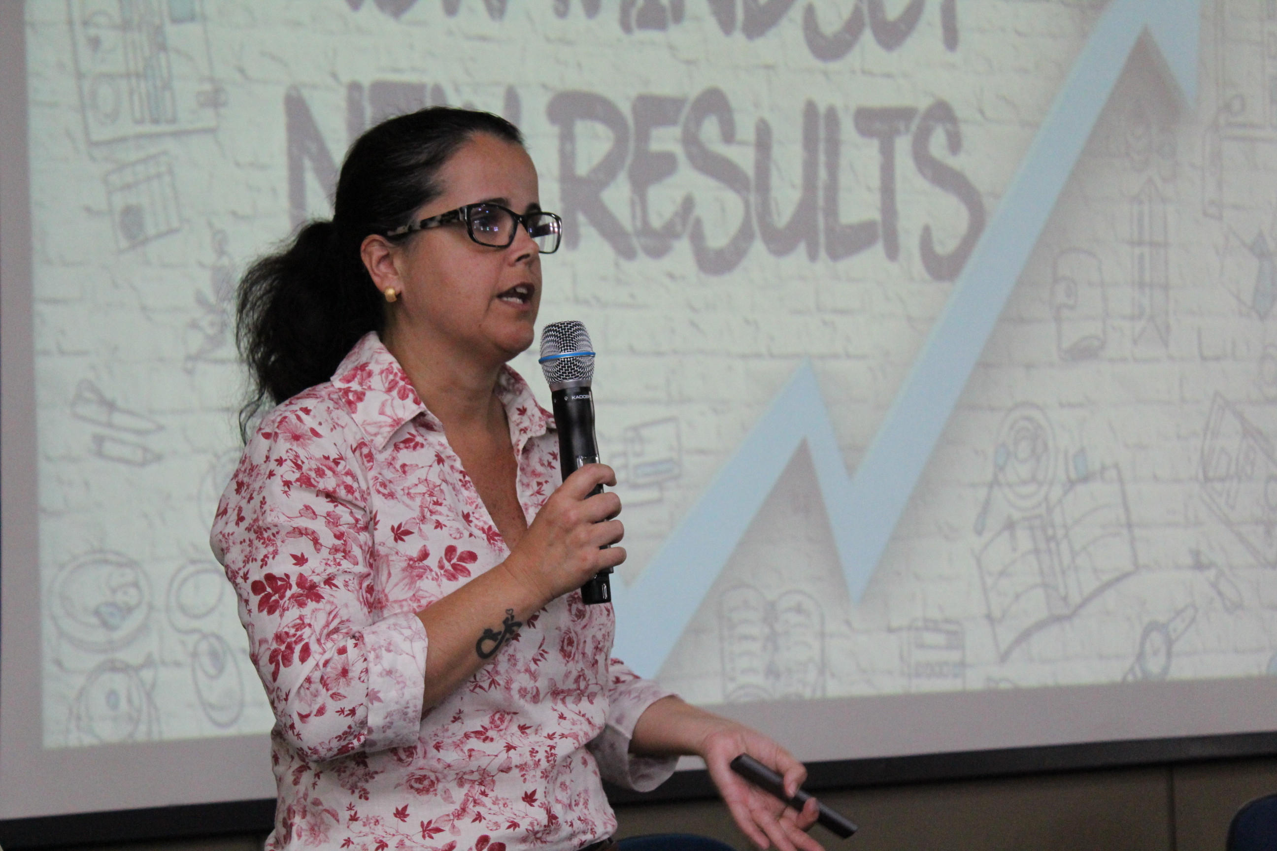 Seminário Municipal de Agentes Públicos e Políticos - Carla Giani da Rocha, palestrante