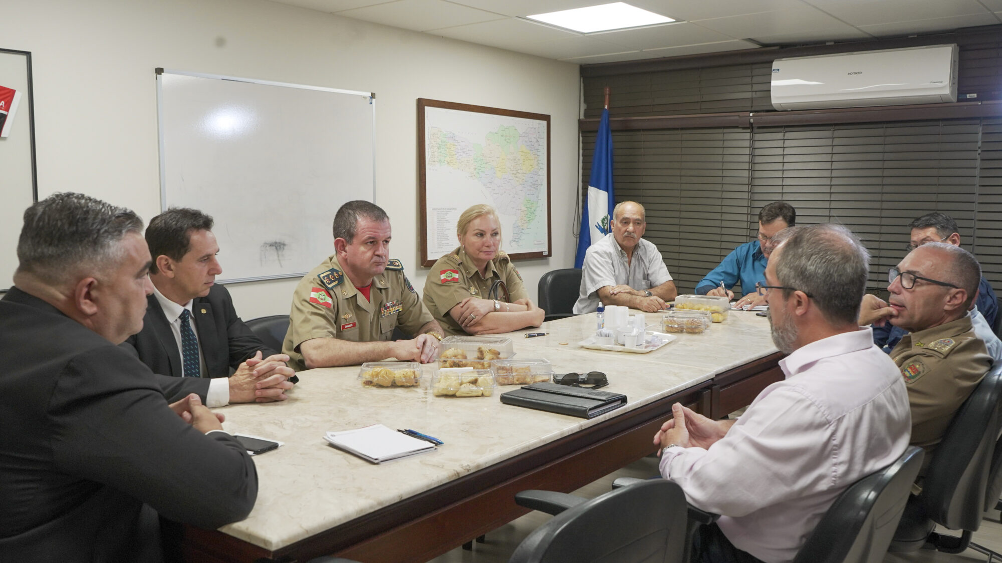 Militares vão aguardar aprovação de lei federal para discutir reposição salarial