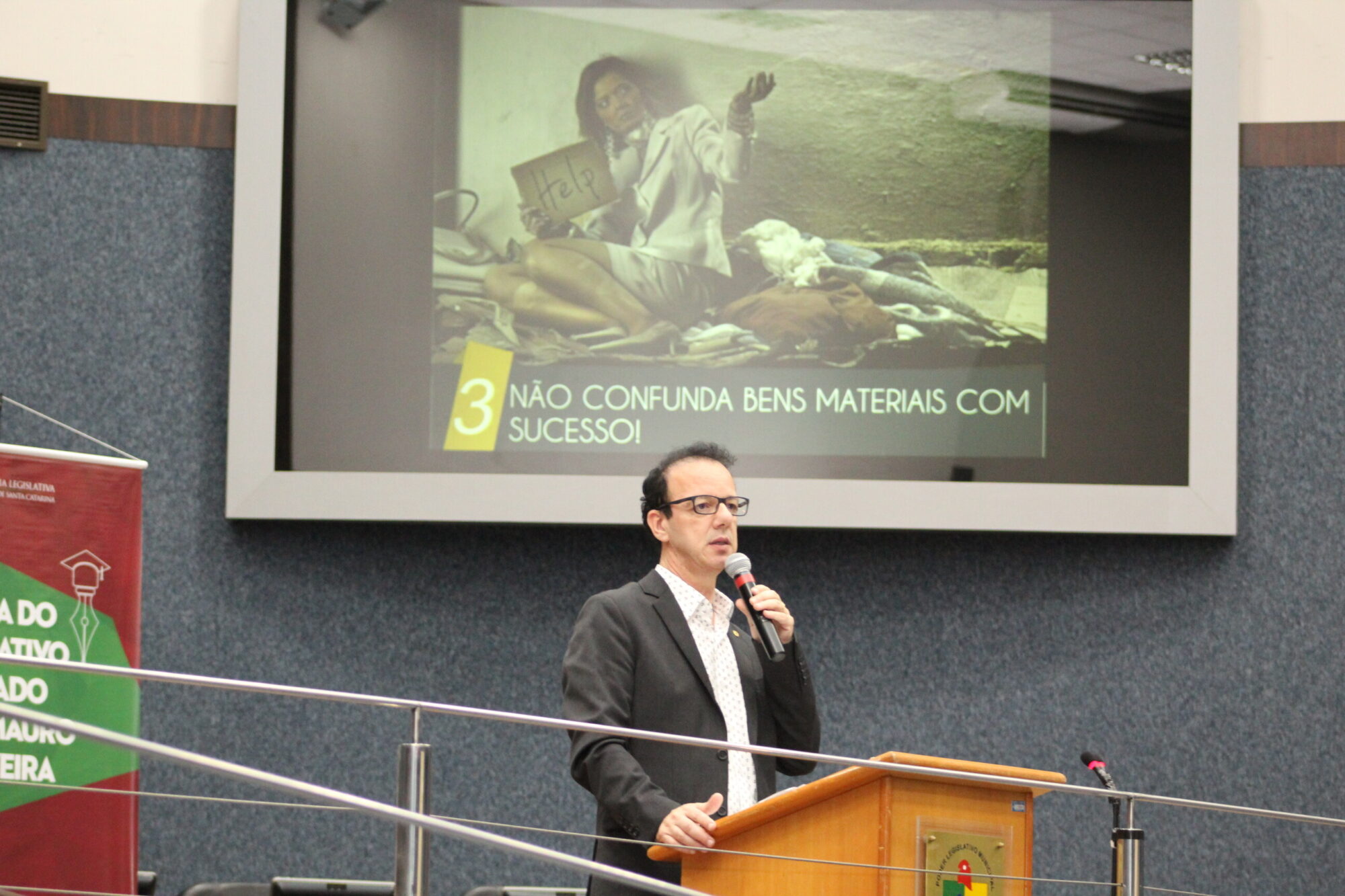 Deputado Ismael dos Santos, presidente da comissão