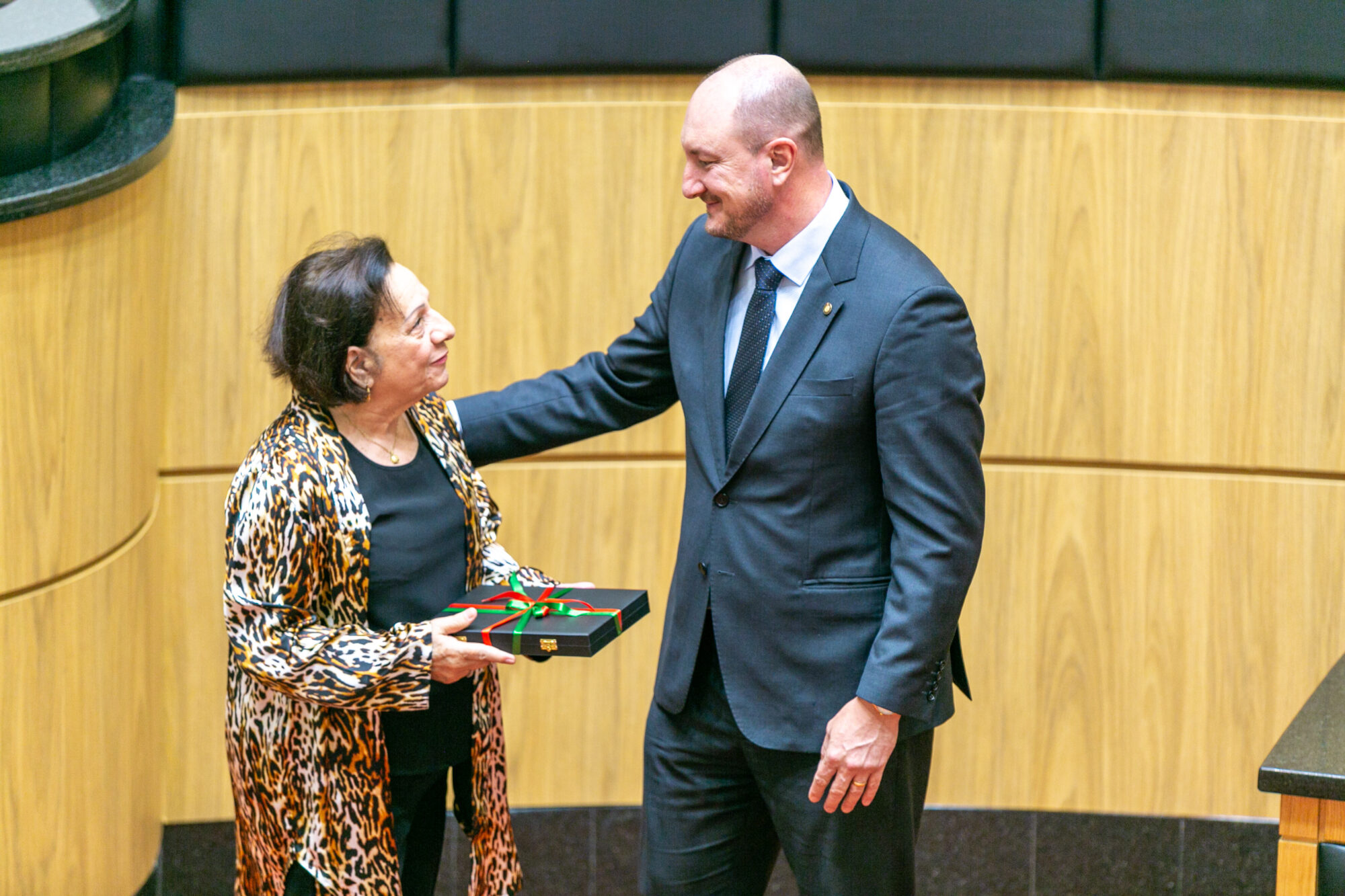 Desembargador Norberto Ungaretti é homenageado na Alesc