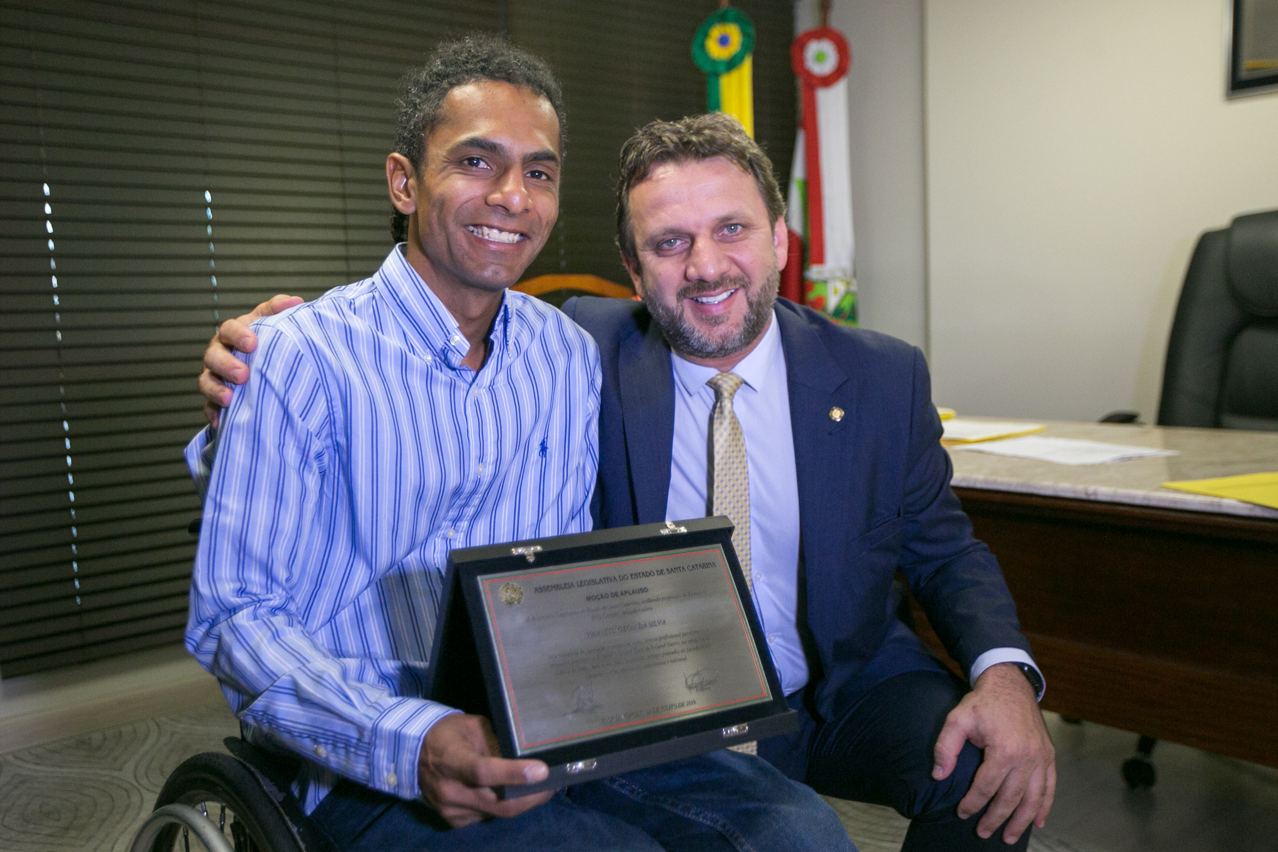 MOÇÃO DE APLAUSO – Entrega de homenagem ao tenista paratleta Ymanitu Silva