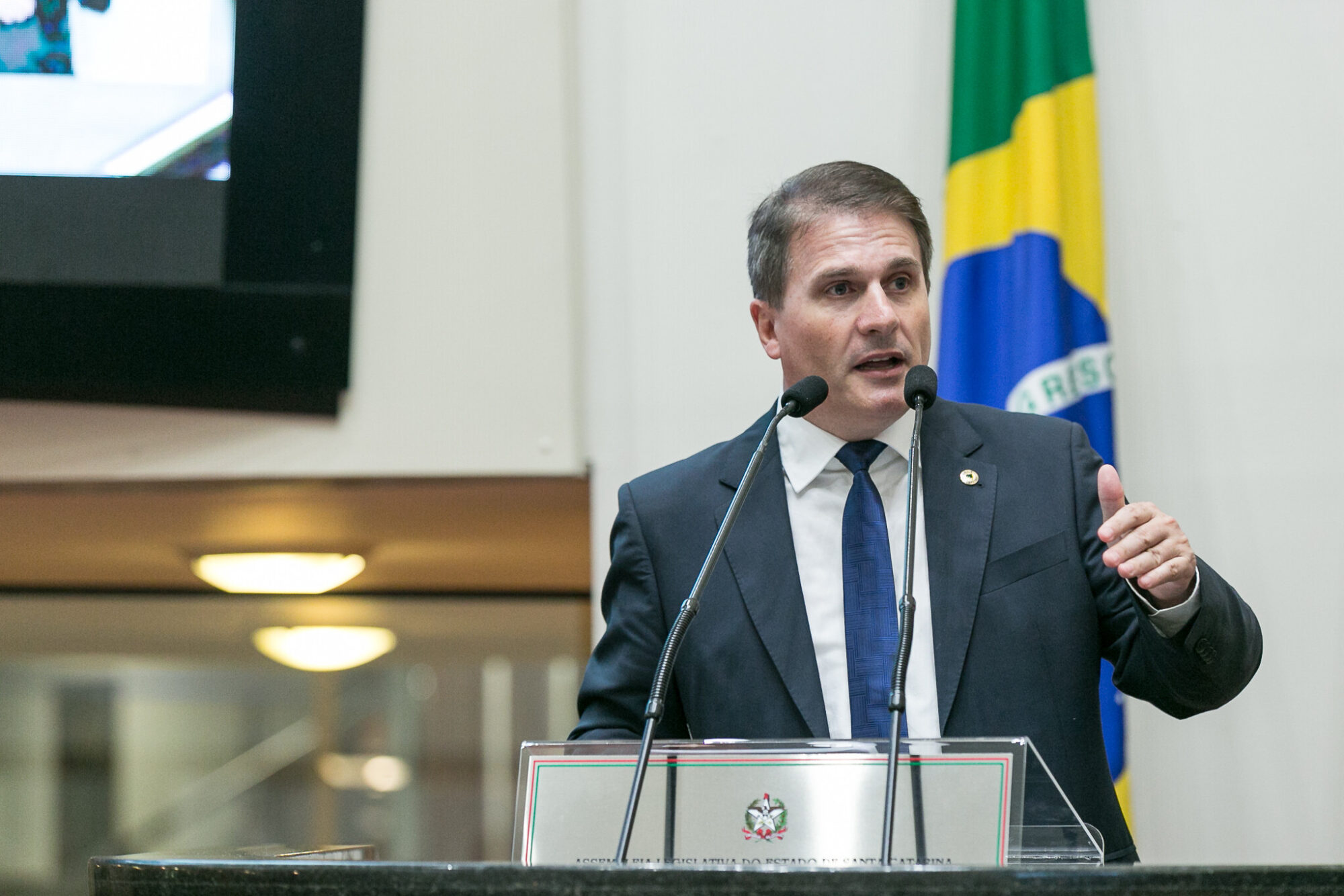 “A Aneel não pode ser maior que todos nós”, diz Altair sobre alterações em norma