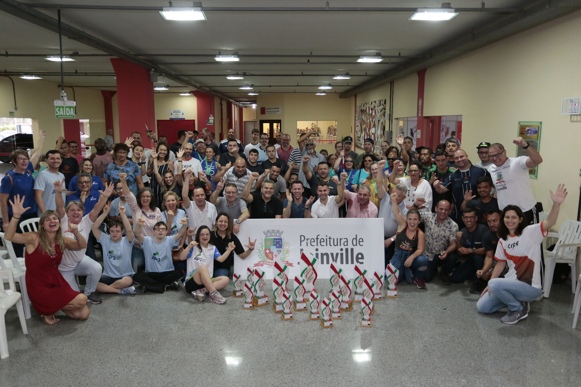 Fernando Krelling participa da entrega do troféu Parajasc 2019 a Joinville