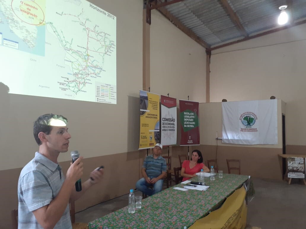 Evento discute construção de barragens e falta de leis sobre direitos dos atingidos