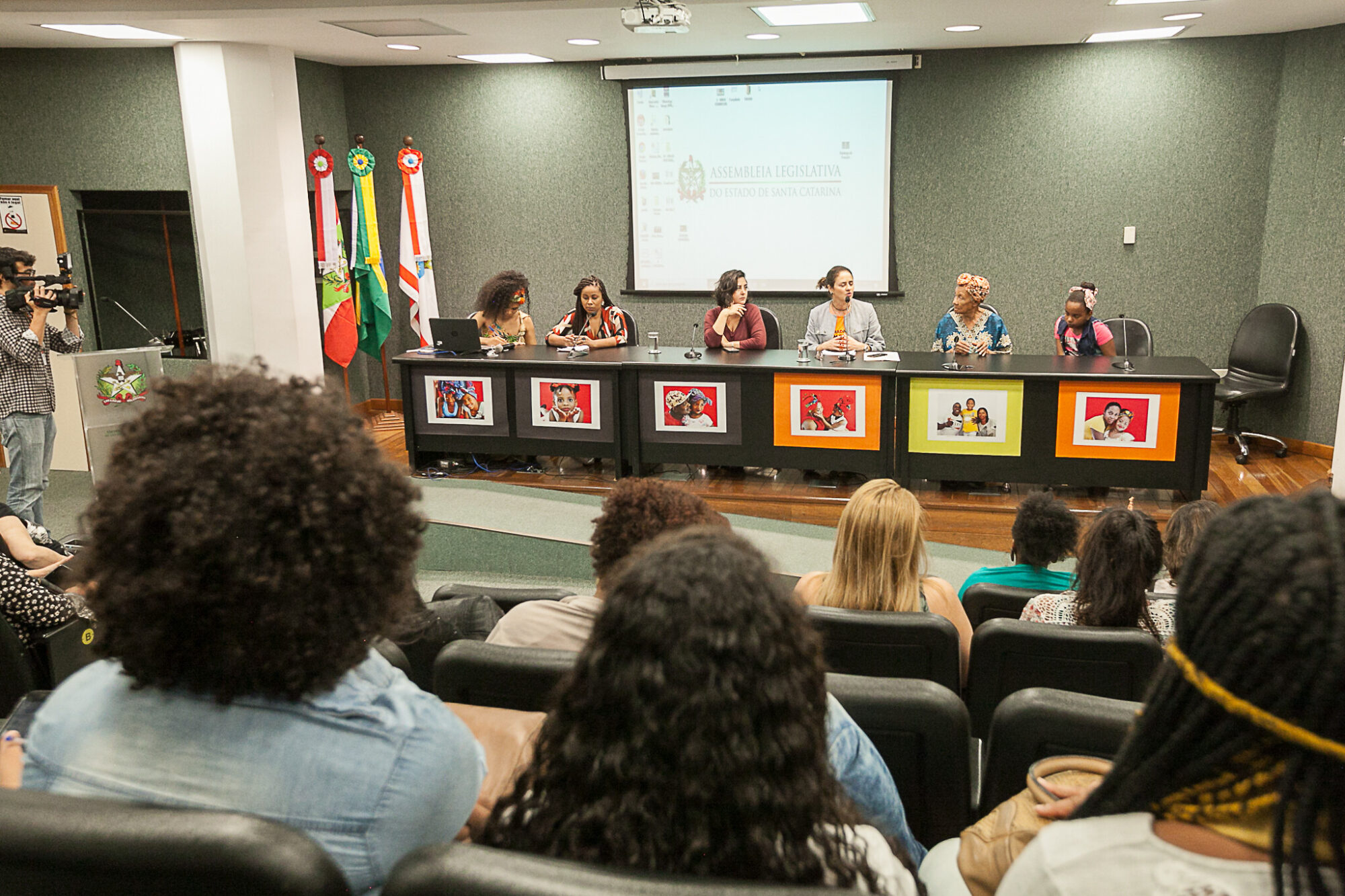 Evento trata do enfrentamento da violência contra as mulheres negras