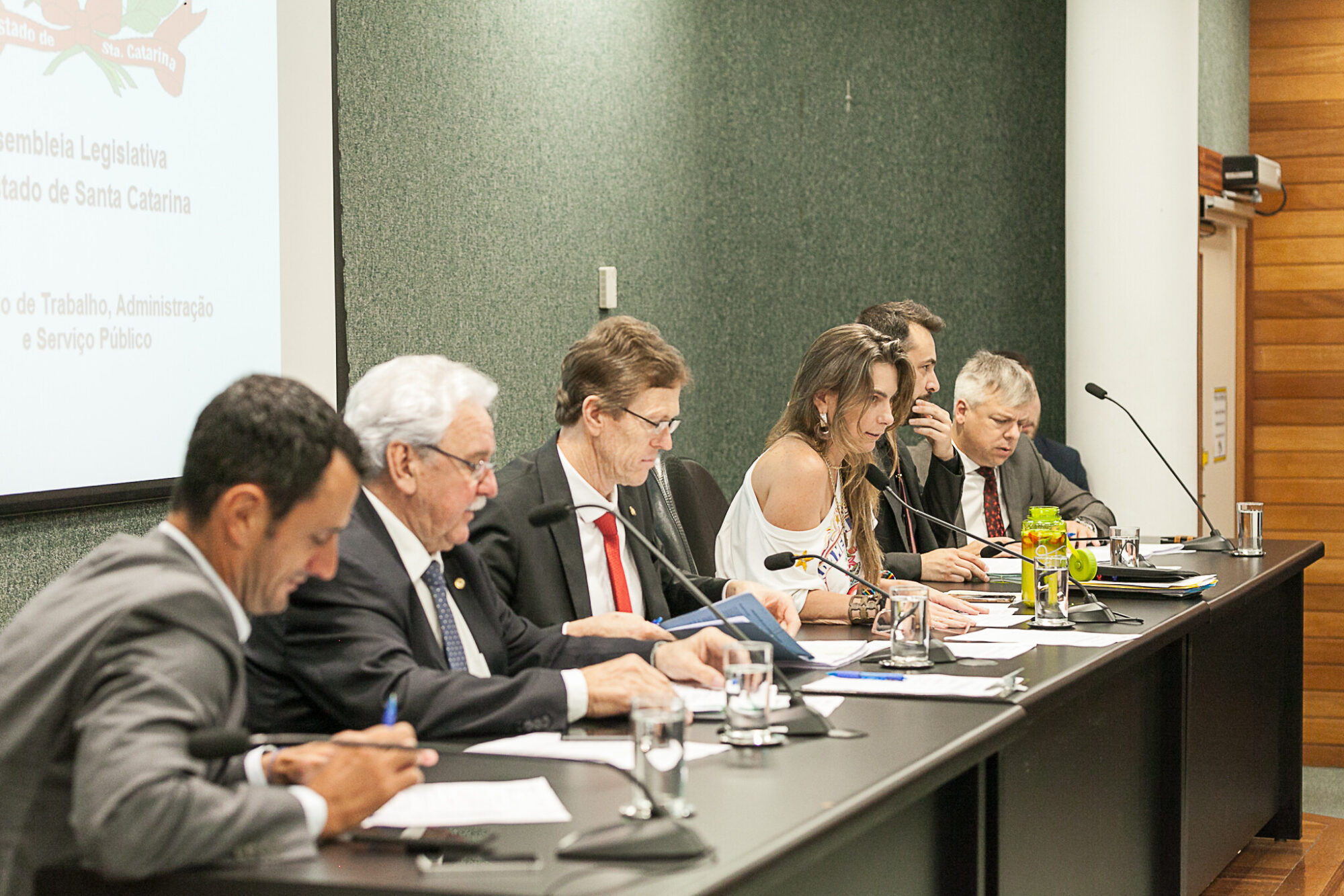 PL aprovado na Comissão de Trabalho impõe regras na comercialização de drones