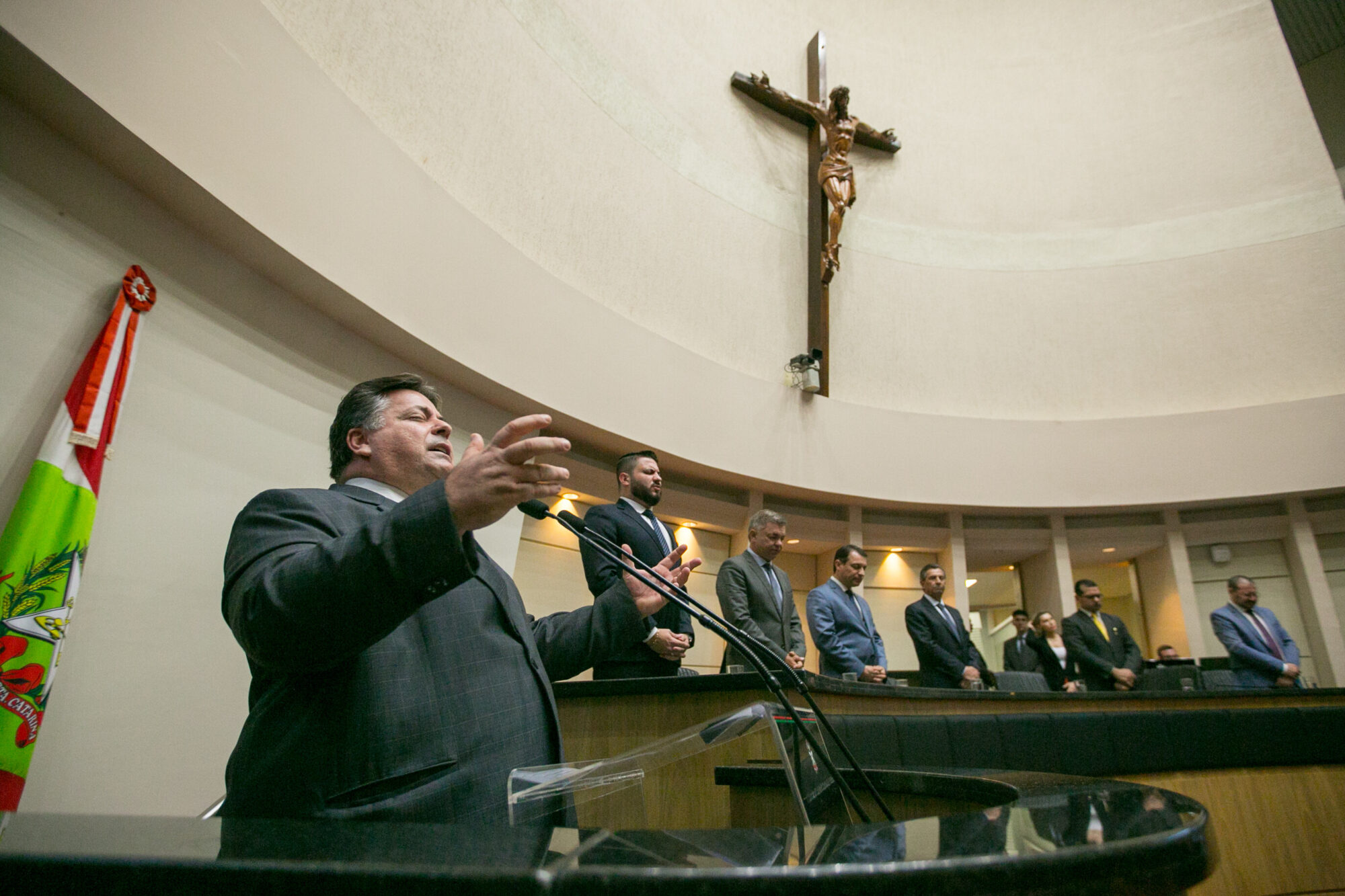 Assembleia homenageia líderes evangélicos