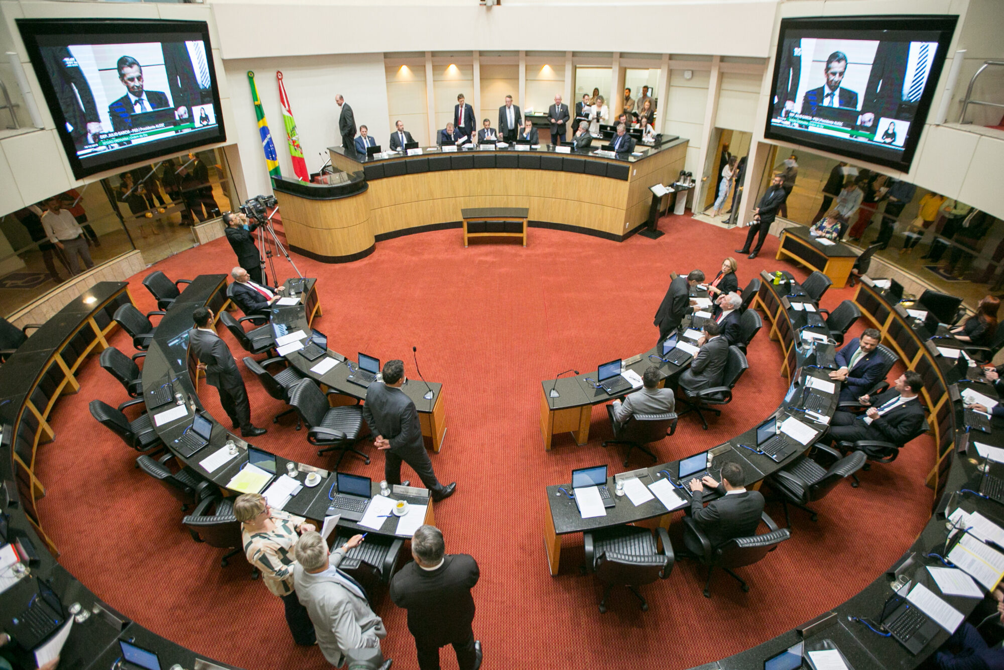 Deputados votaram 264 proposições em Plenário no decorrer do ano