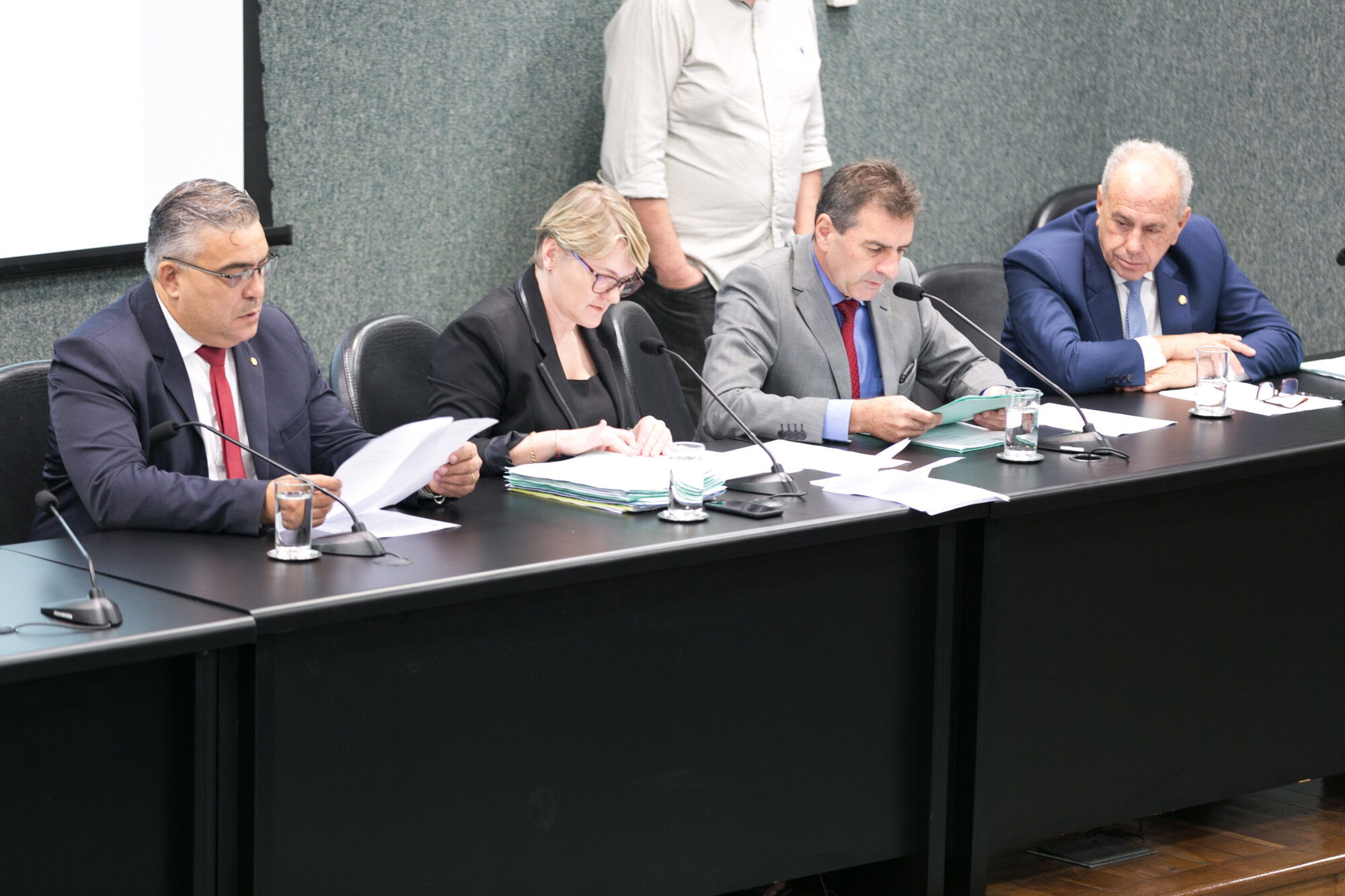 Programa estadual de transporte escolar vai ao plenário