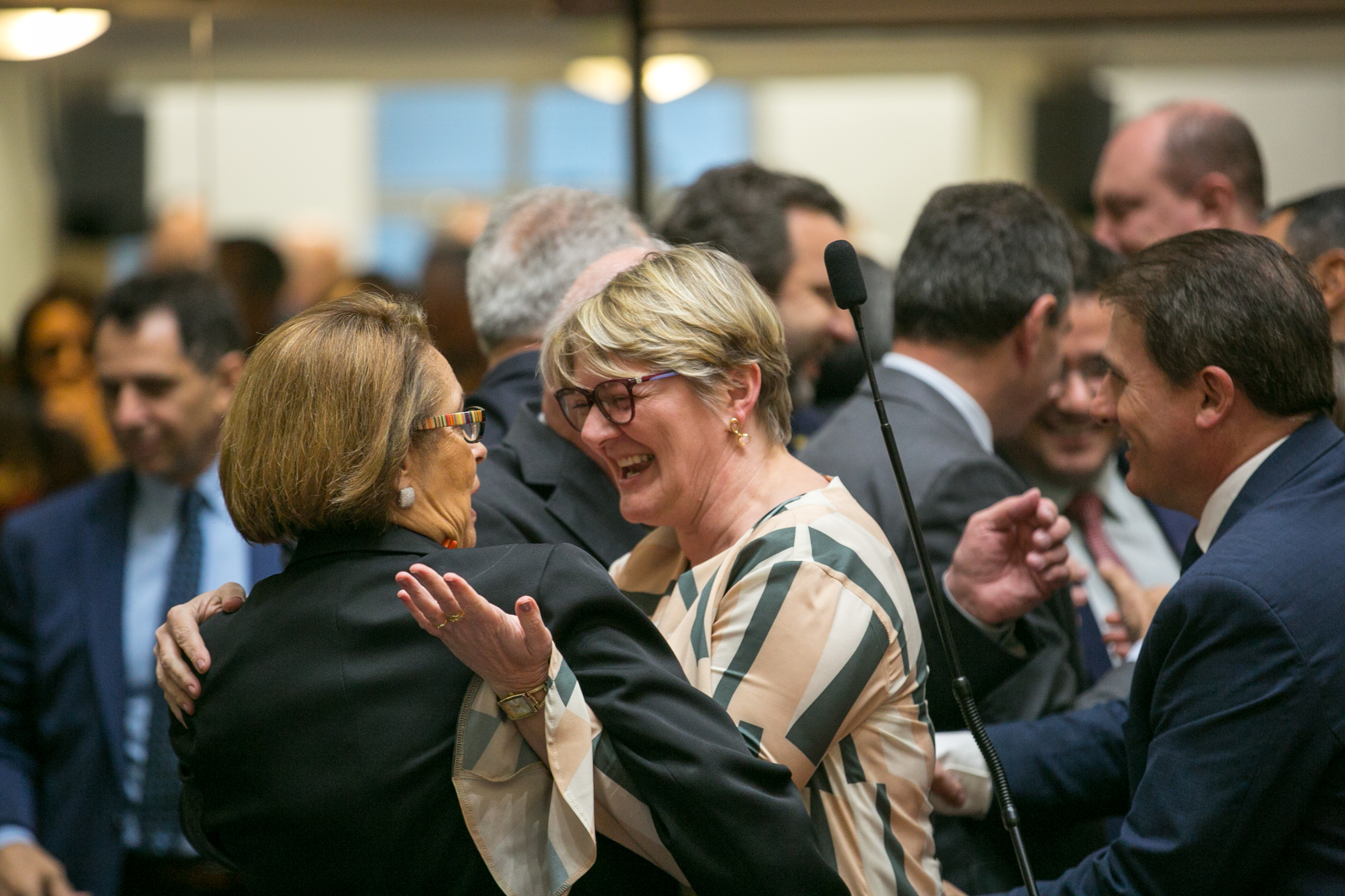 Deputada Ada De Luca (MDB)  e Deputada Luciane Carminatti (PT)