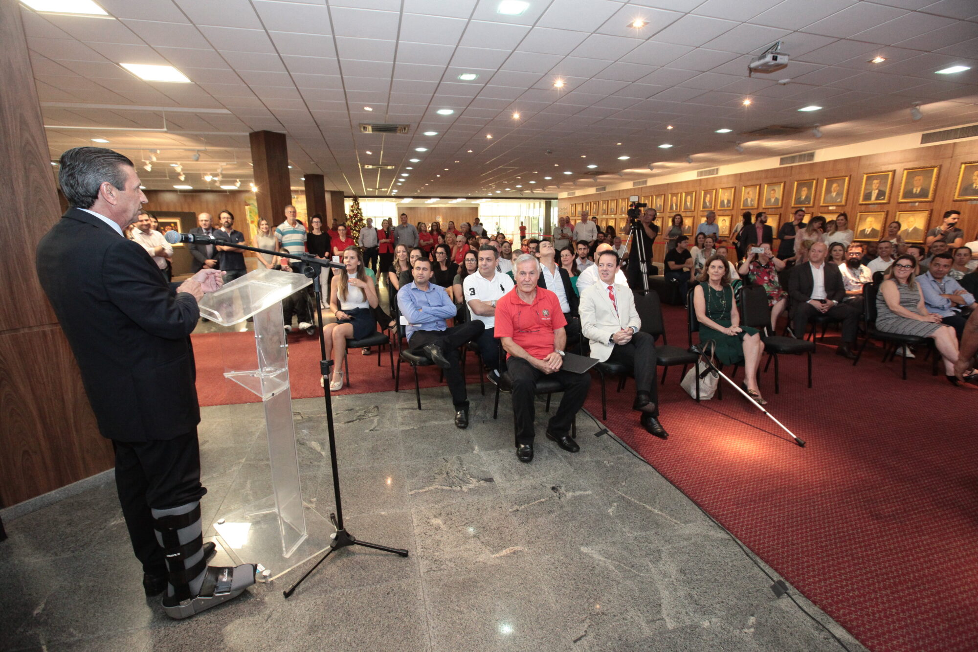 Deputados apresentam canções em programação natalina