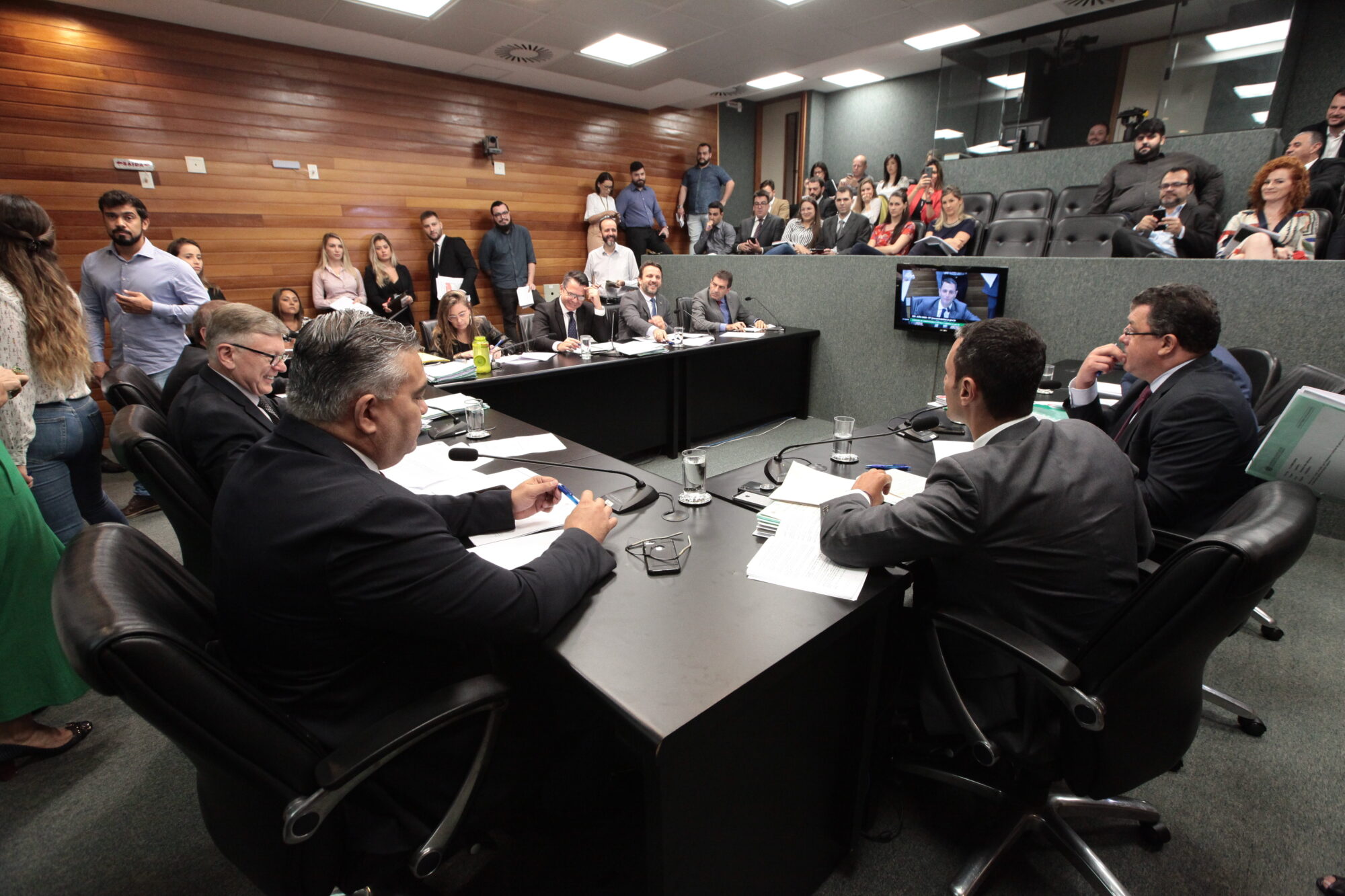 CCJ acata emendas a PLs dos benefícios fiscais e volta a se reunir nesta quarta (18)