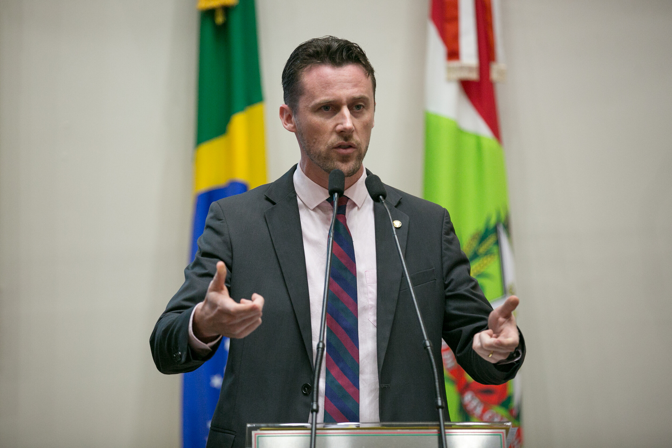 Krelling articula e consegue retomada das cirurgias bariátricas em Joinville