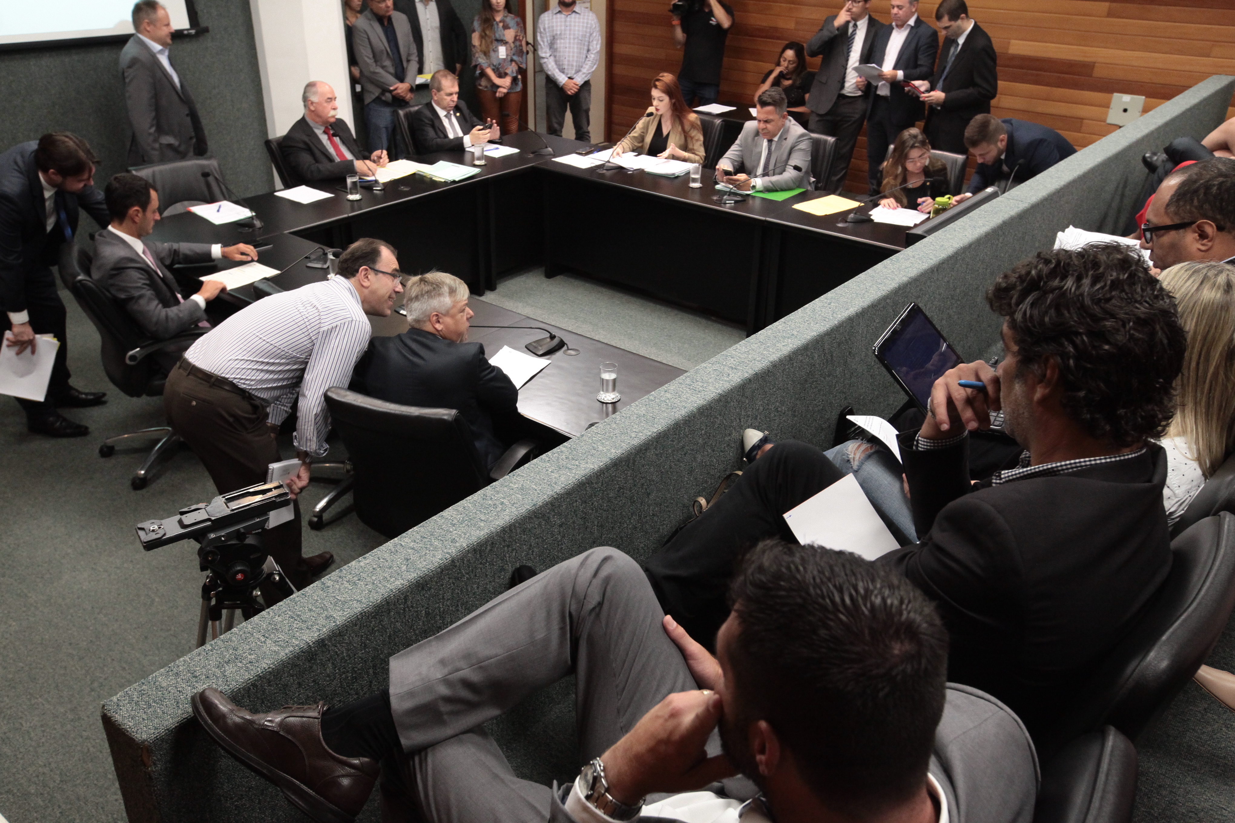 - Comissão de Constituição e Justiça