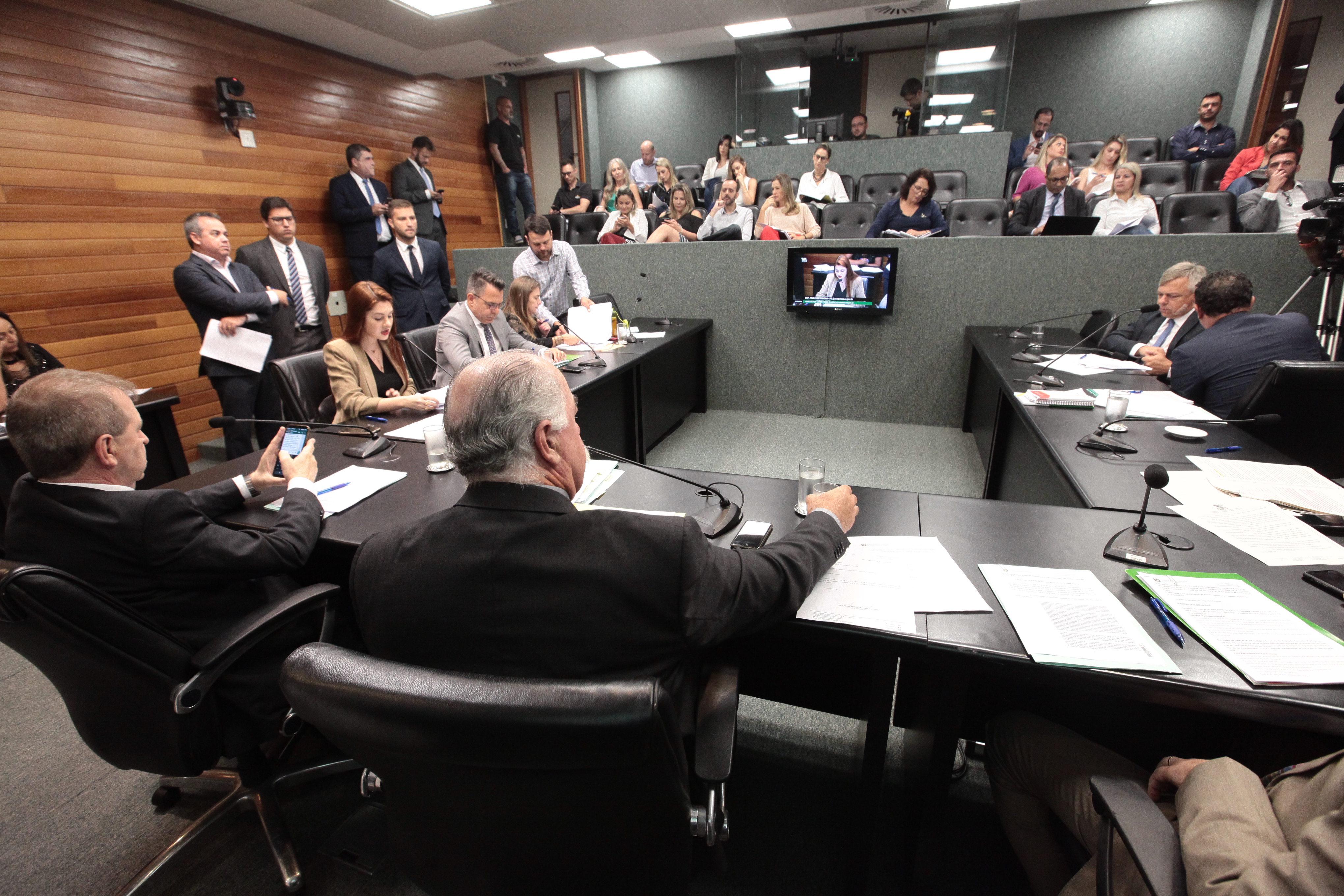 - Comissão de Constituição e Justiça
