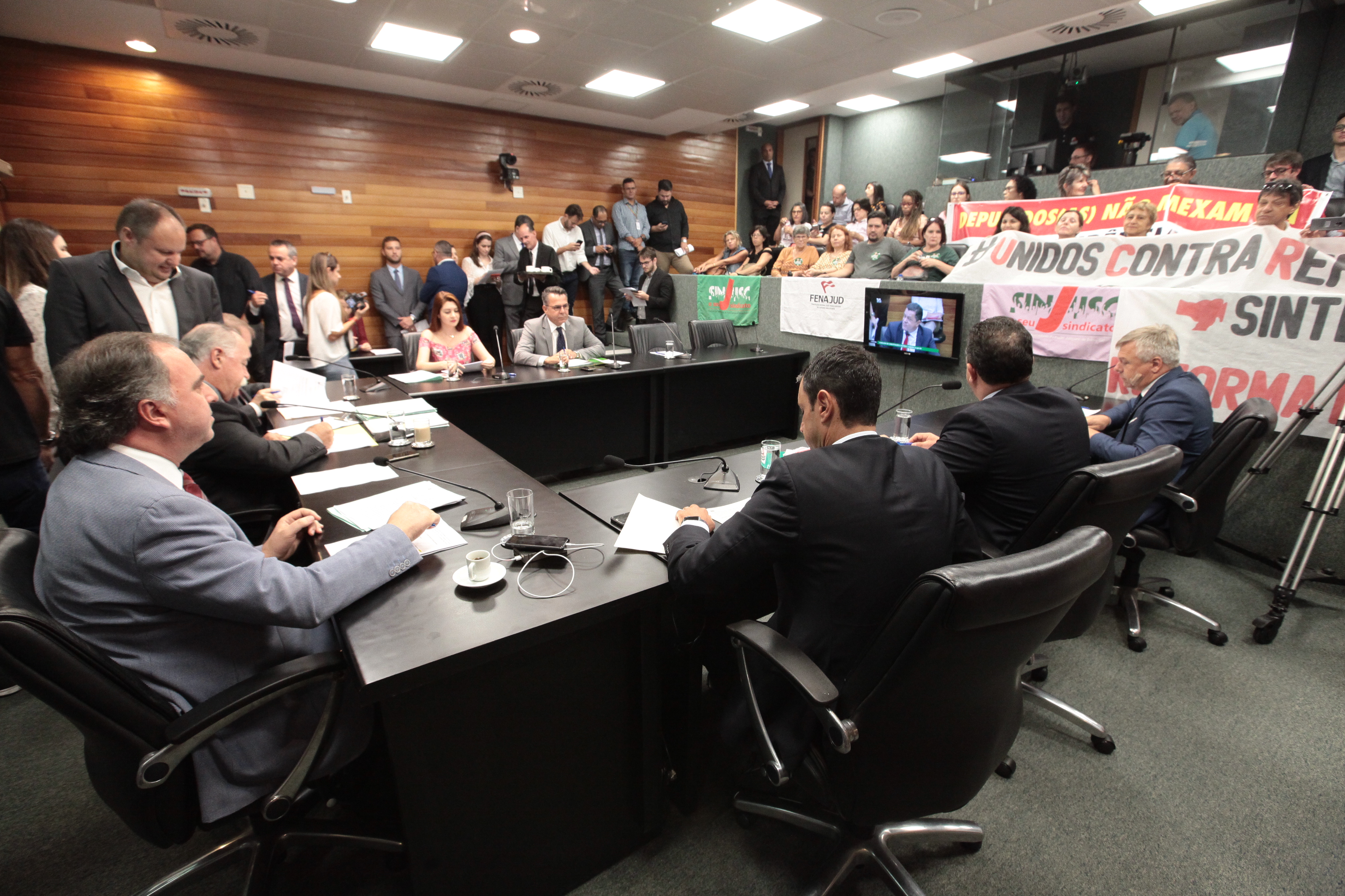 Comissão de Constituição e Justiça