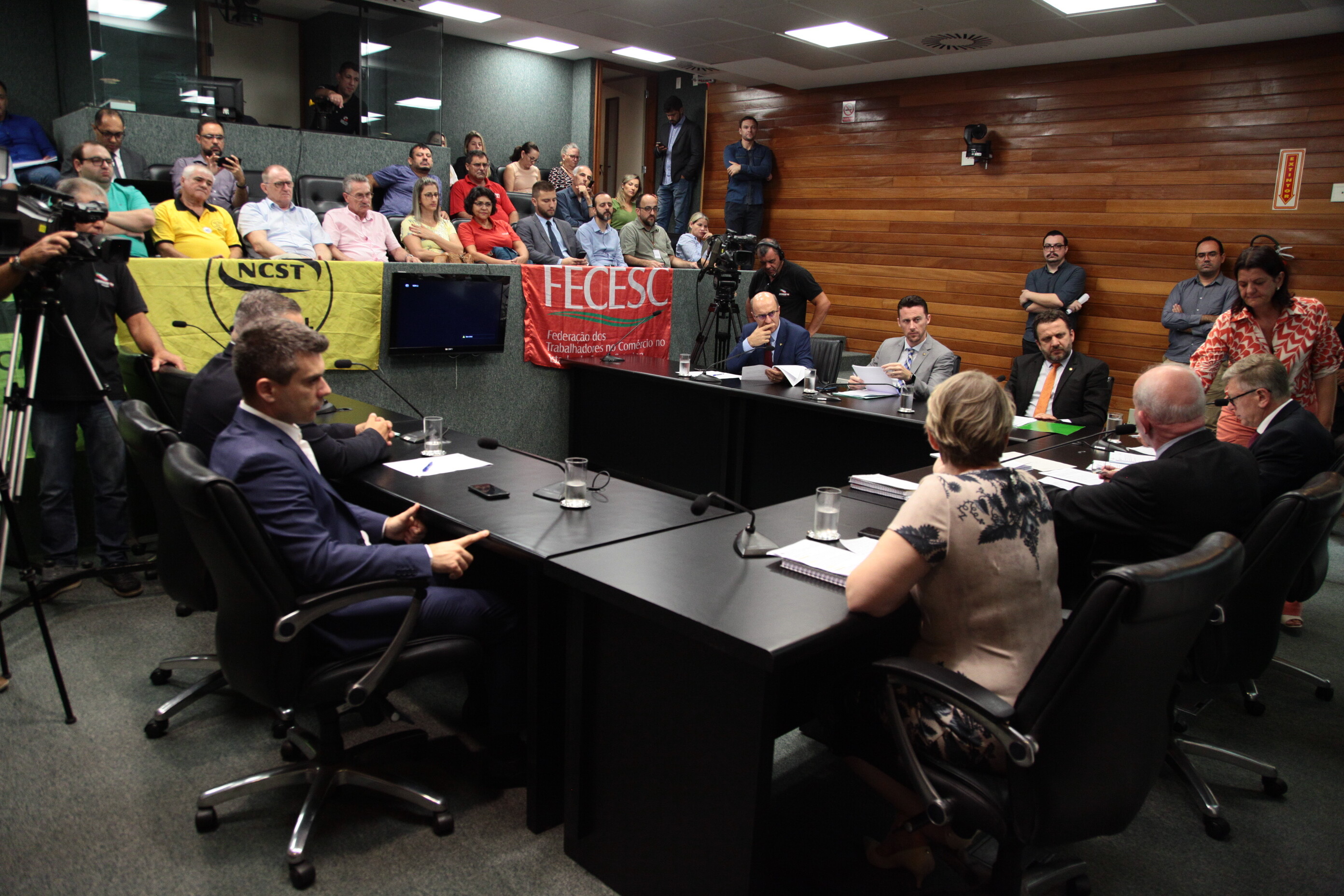 Salário mínimo regional está pronto para ser votado em plenário