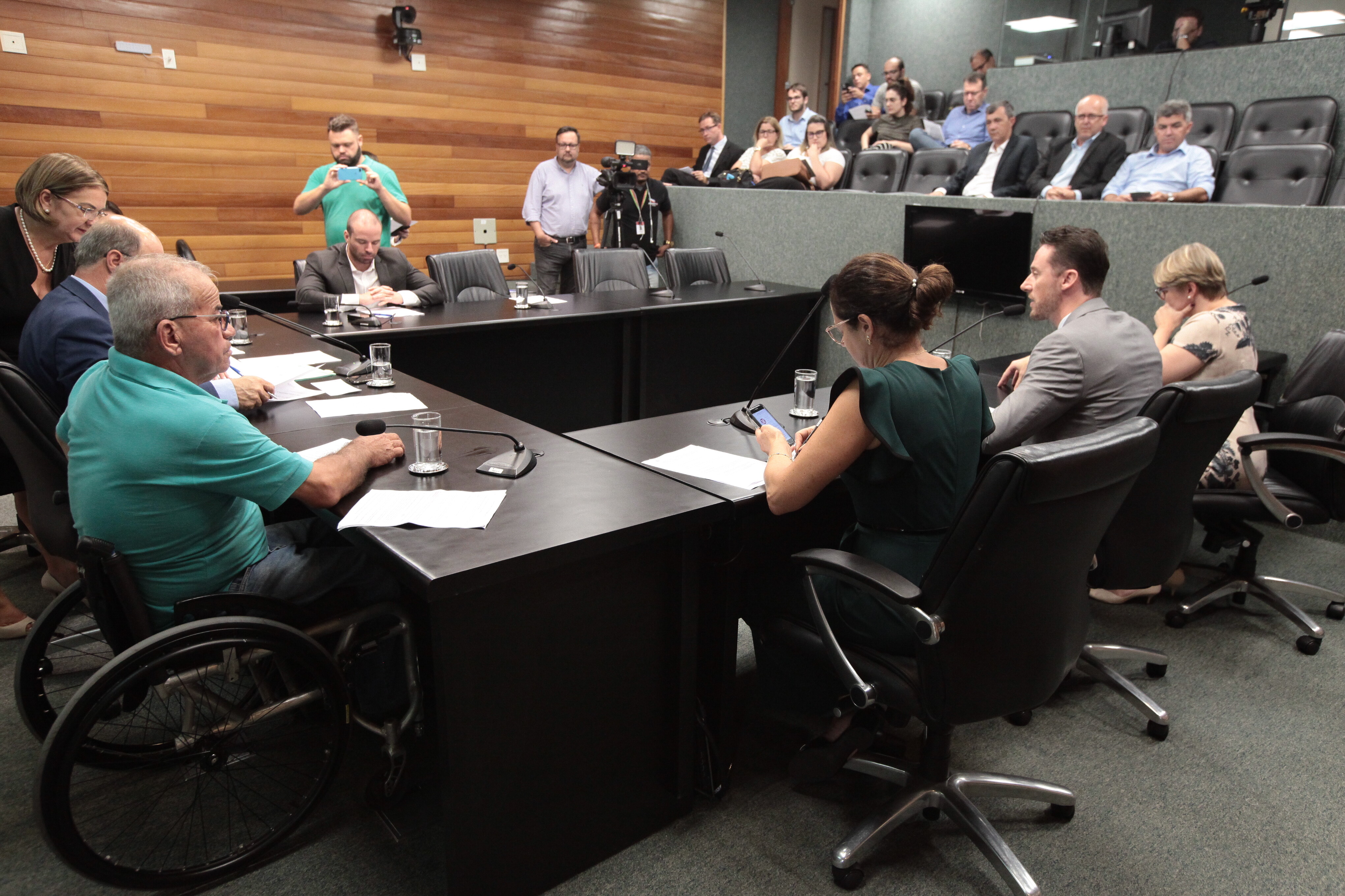 Comissão discute isenção do ICMS na compra de veículos por pessoas com deficiência