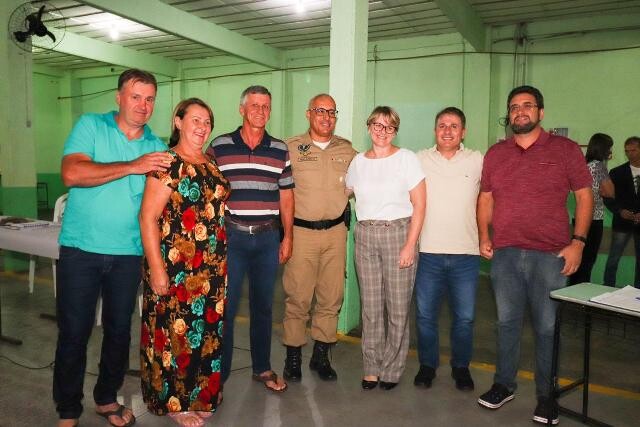 Reunião foi realizada no loteamento Colato. Foto: assessoria parlamentar.