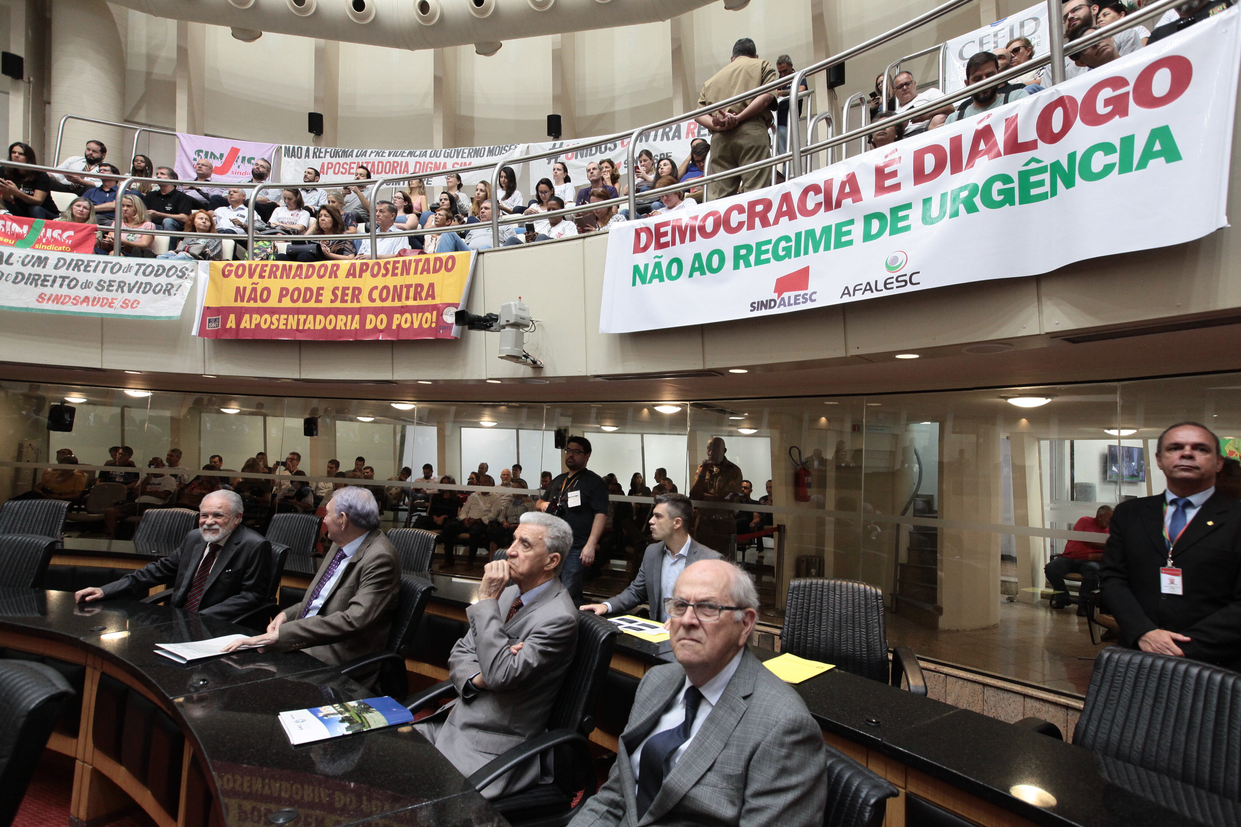 Previdência: entidades reivindicam retirada do regime de urgência
